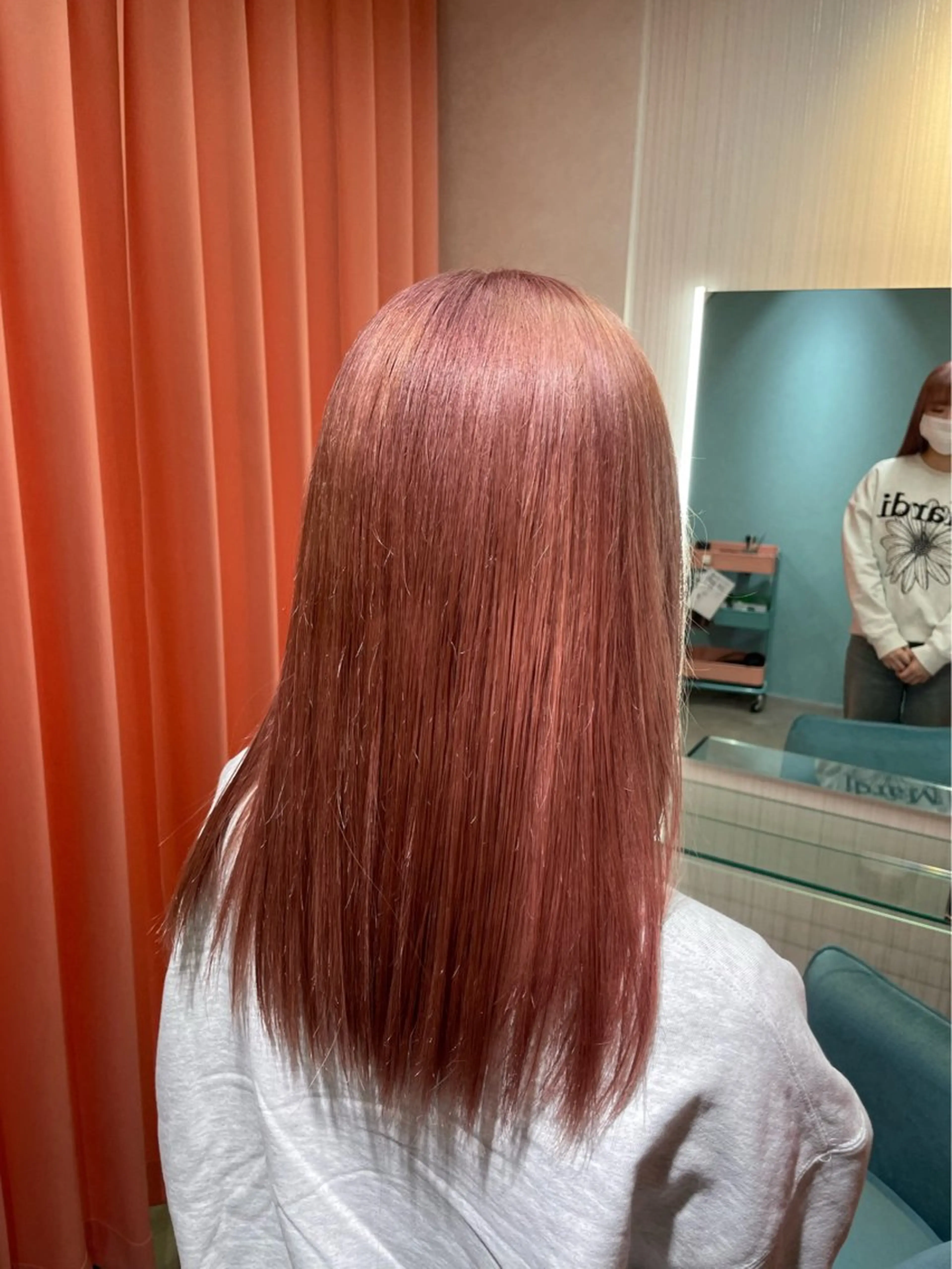 セミロング ヘアカラー 安井まゆ _Box mico.のヘアスタイル