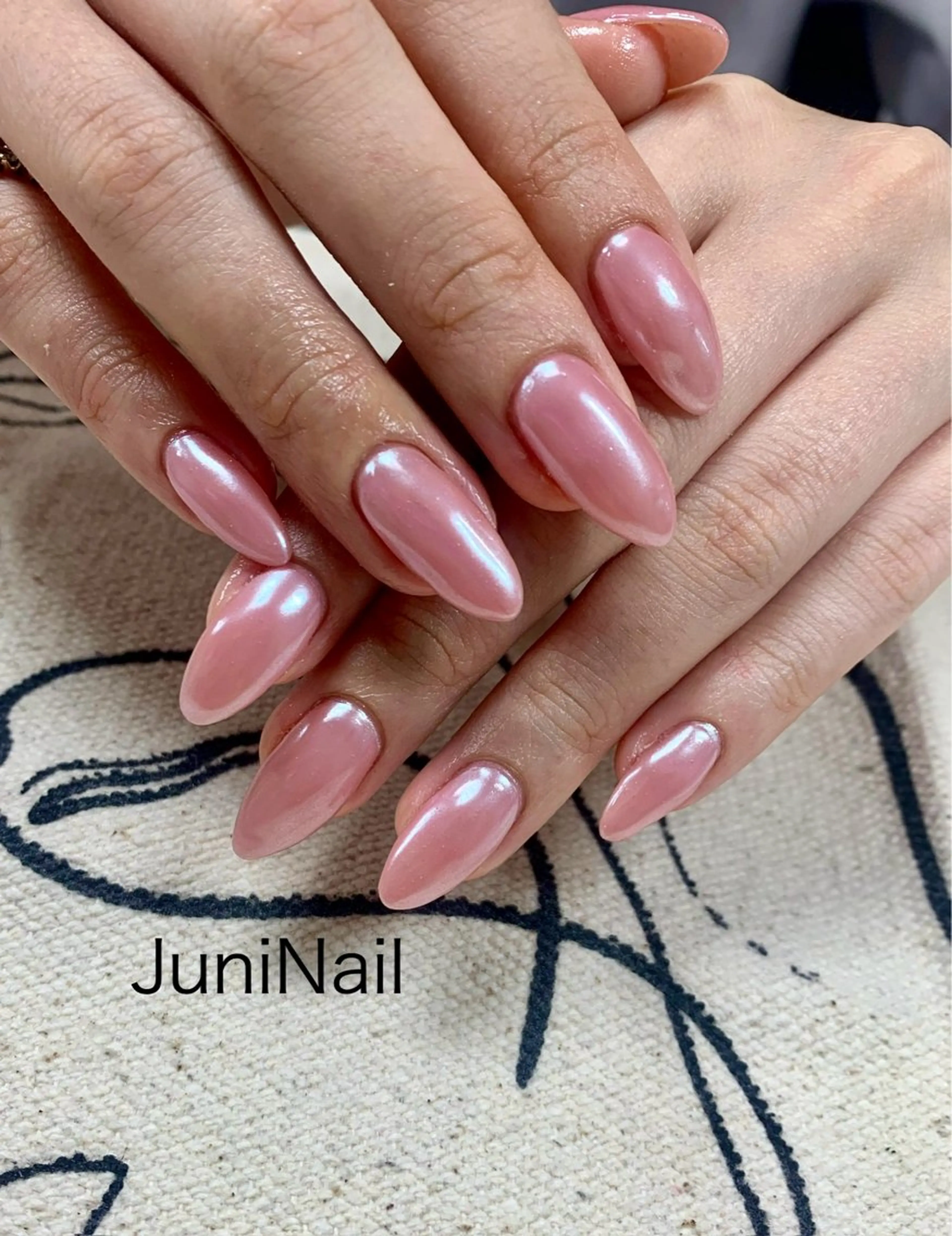 ネイル オーロラネイル クリアネイル 成人式 フラッシュネイル 氷ネイル・うるうるネイル ハンドネイル JuniNail 주니네일🇰🇷suのネイルデザイン