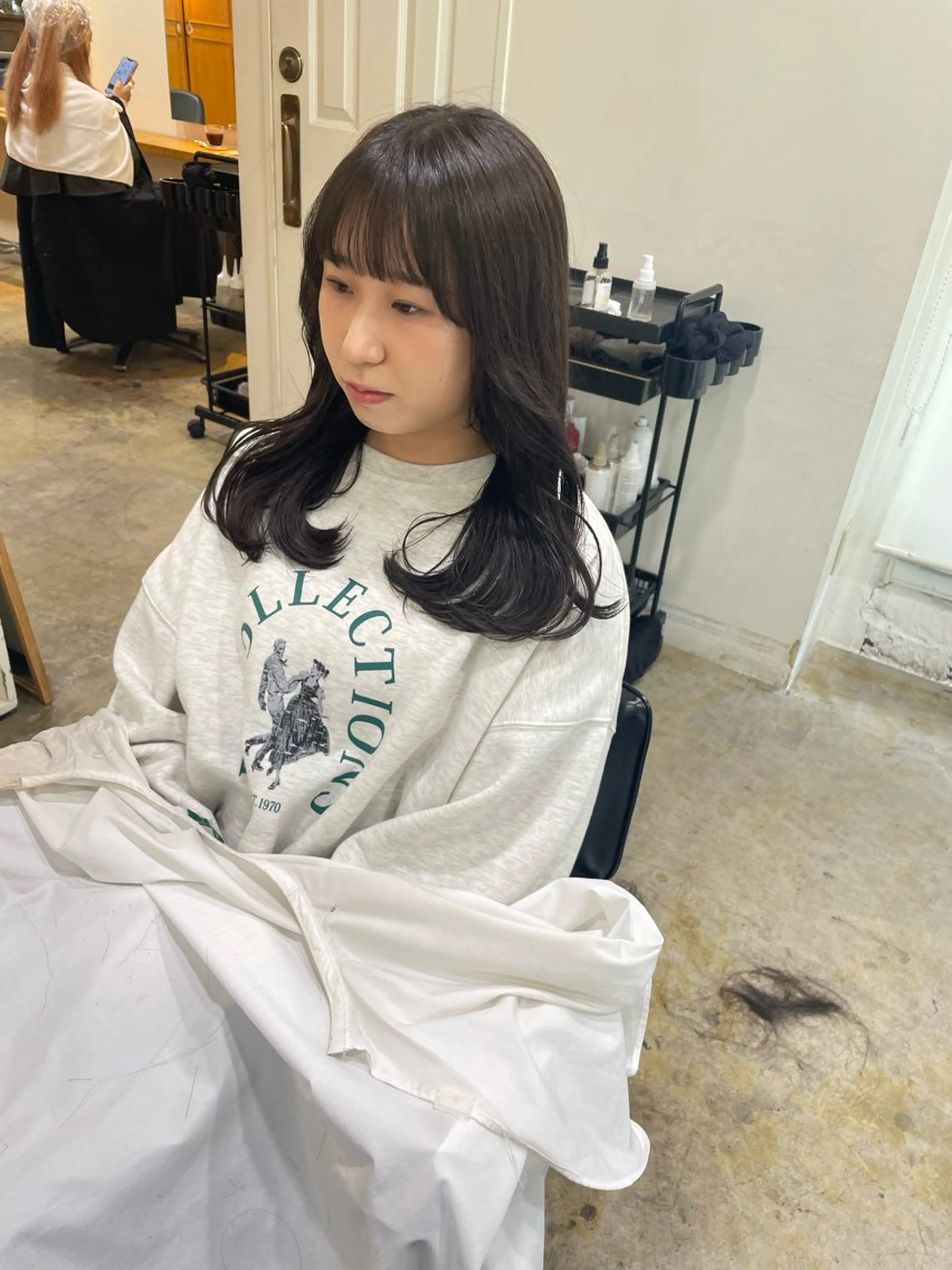 セミロング カラー 透明感カラー カット ヘアカラー トリートメント MIOベージュカラー 柔らかいカラーのヘアスタイル