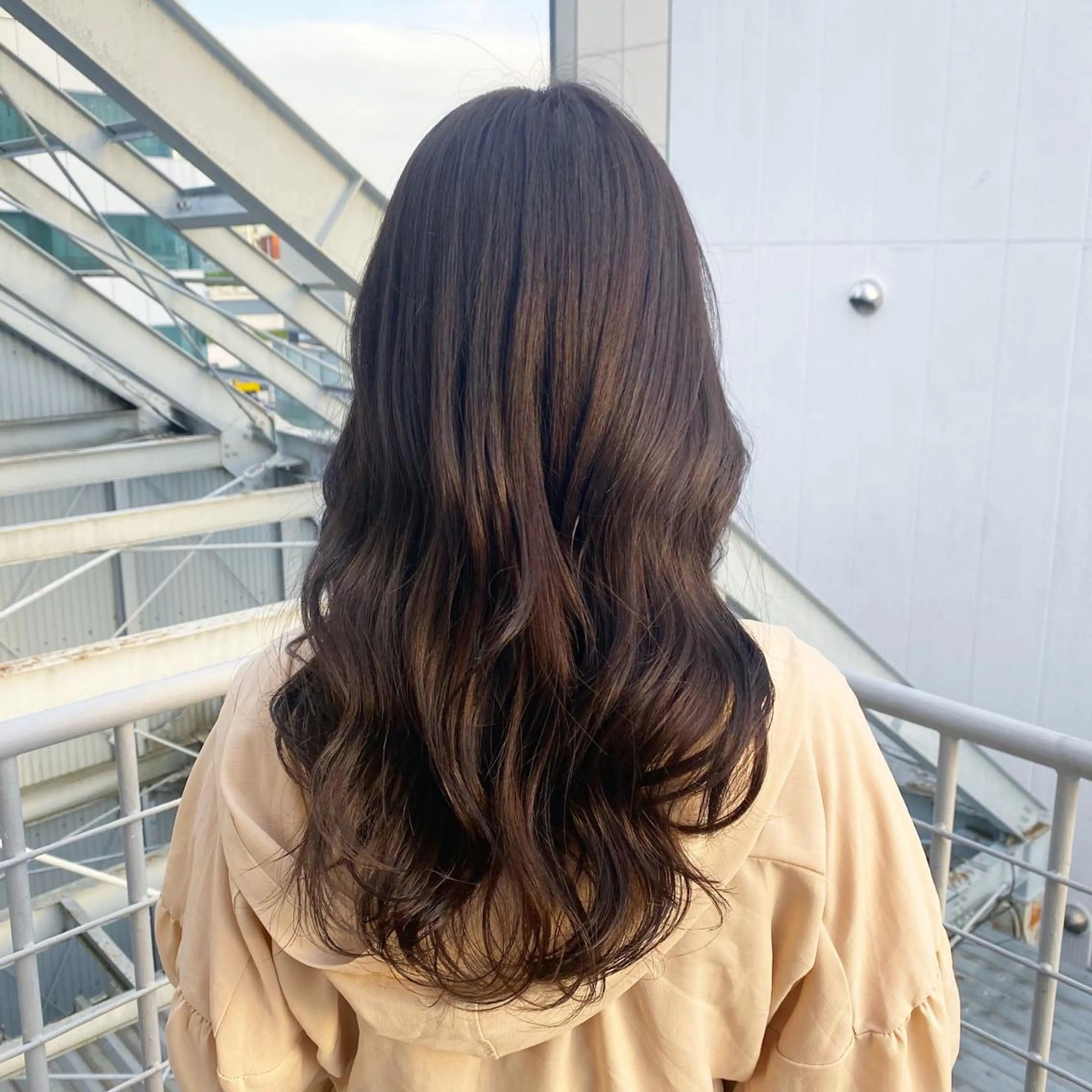 ロング カラー 🩵ブリーチカラー 🐈MIORI🩵のヘアスタイル