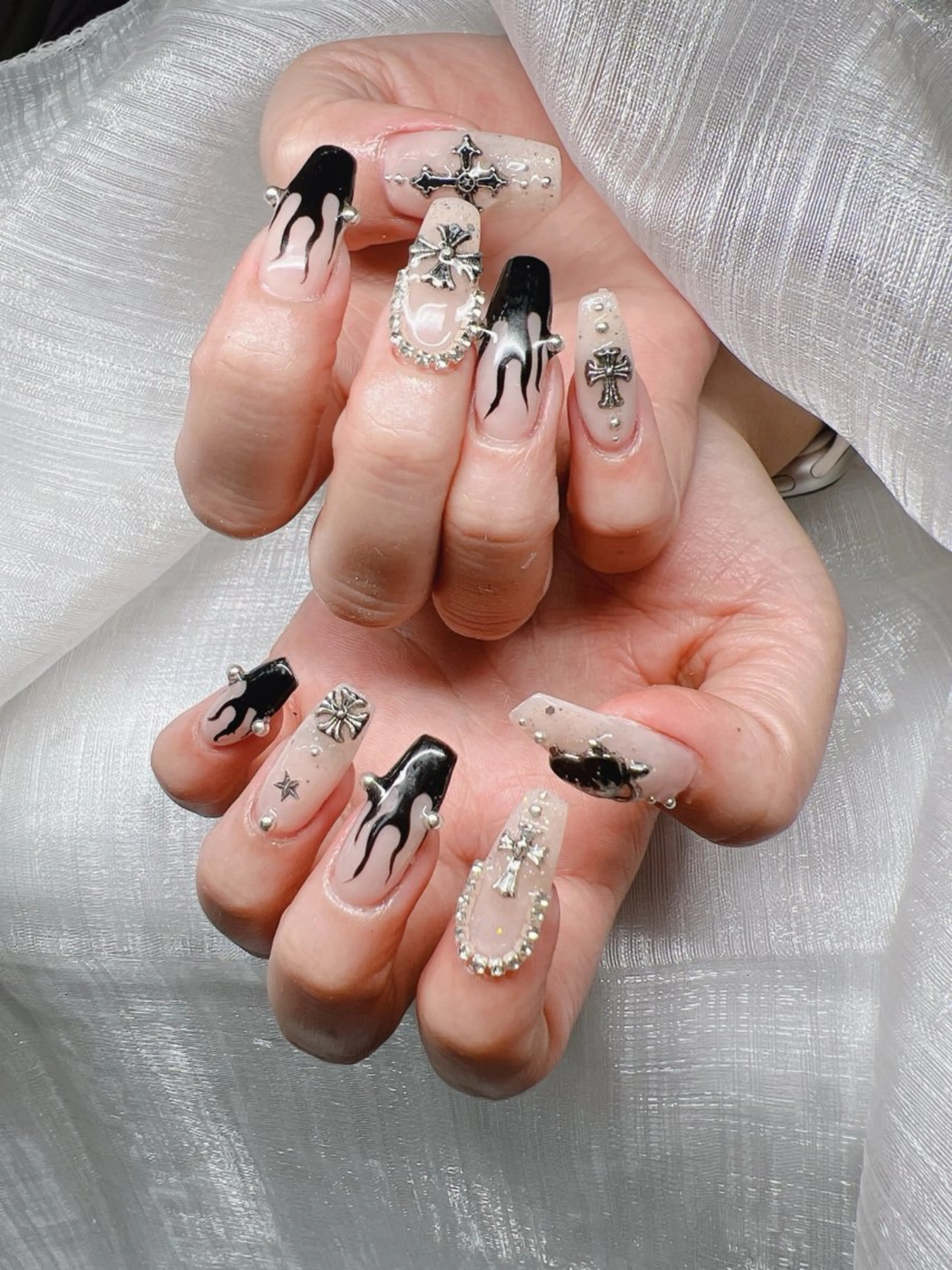 ネイル ハンドネイル Lee Nailsのネイルデザイン