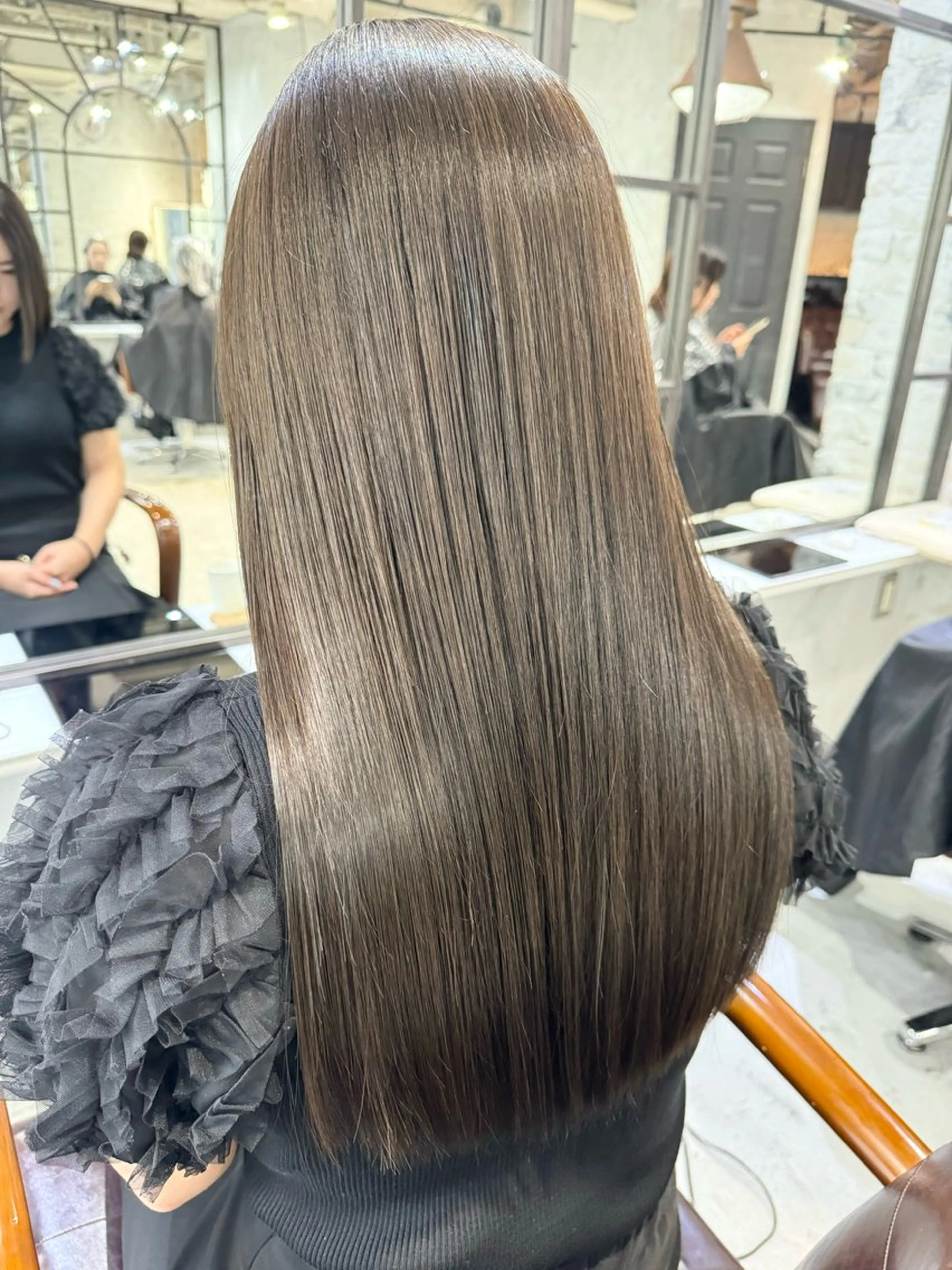 セミロング カラー 髪質改善/縮毛矯正/ 艶髪/春山良太のヘアスタイル