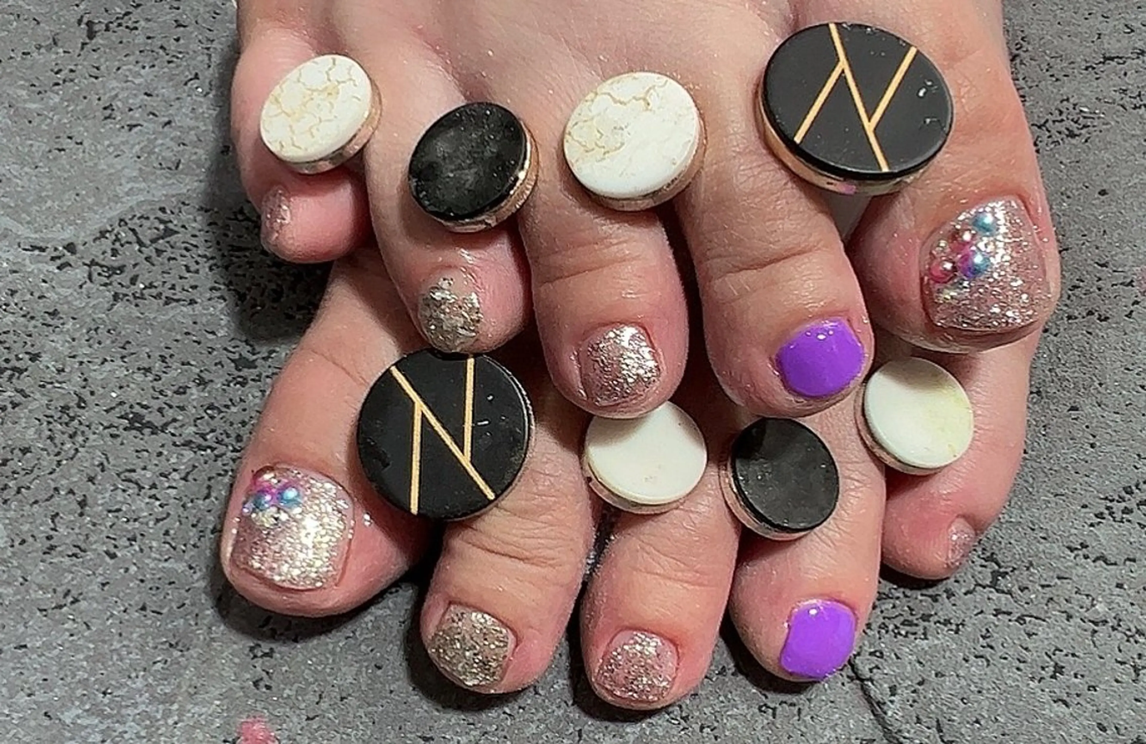 ネイル ラメ(グリッター) フットネイル Ruana Nailのネイルデザイン