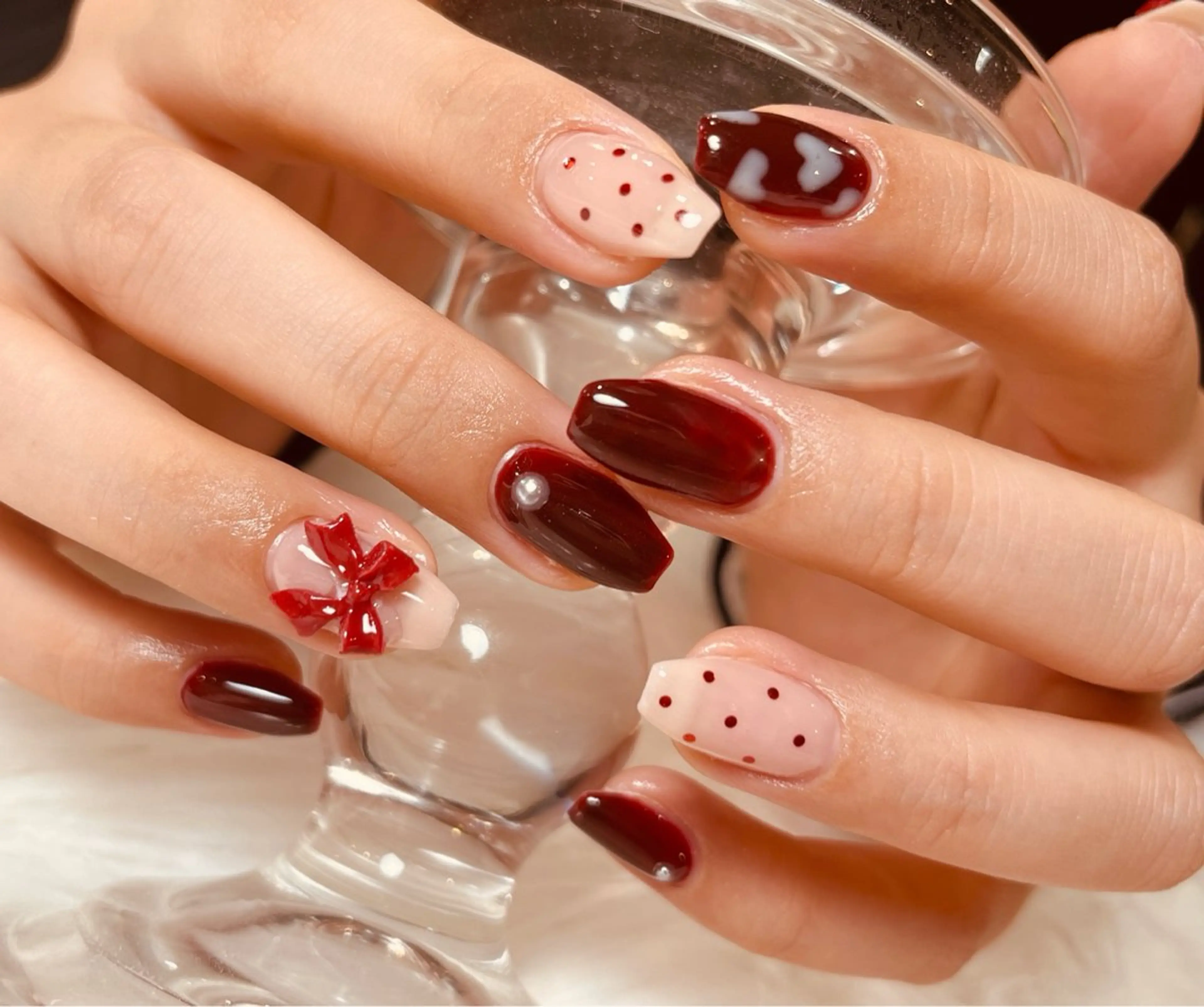 ネイル チークネイル フラッシュネイル キラキラネイル 韓国ネイル マグネットネイル ハンドネイル Floria ユイのネイルデザイン