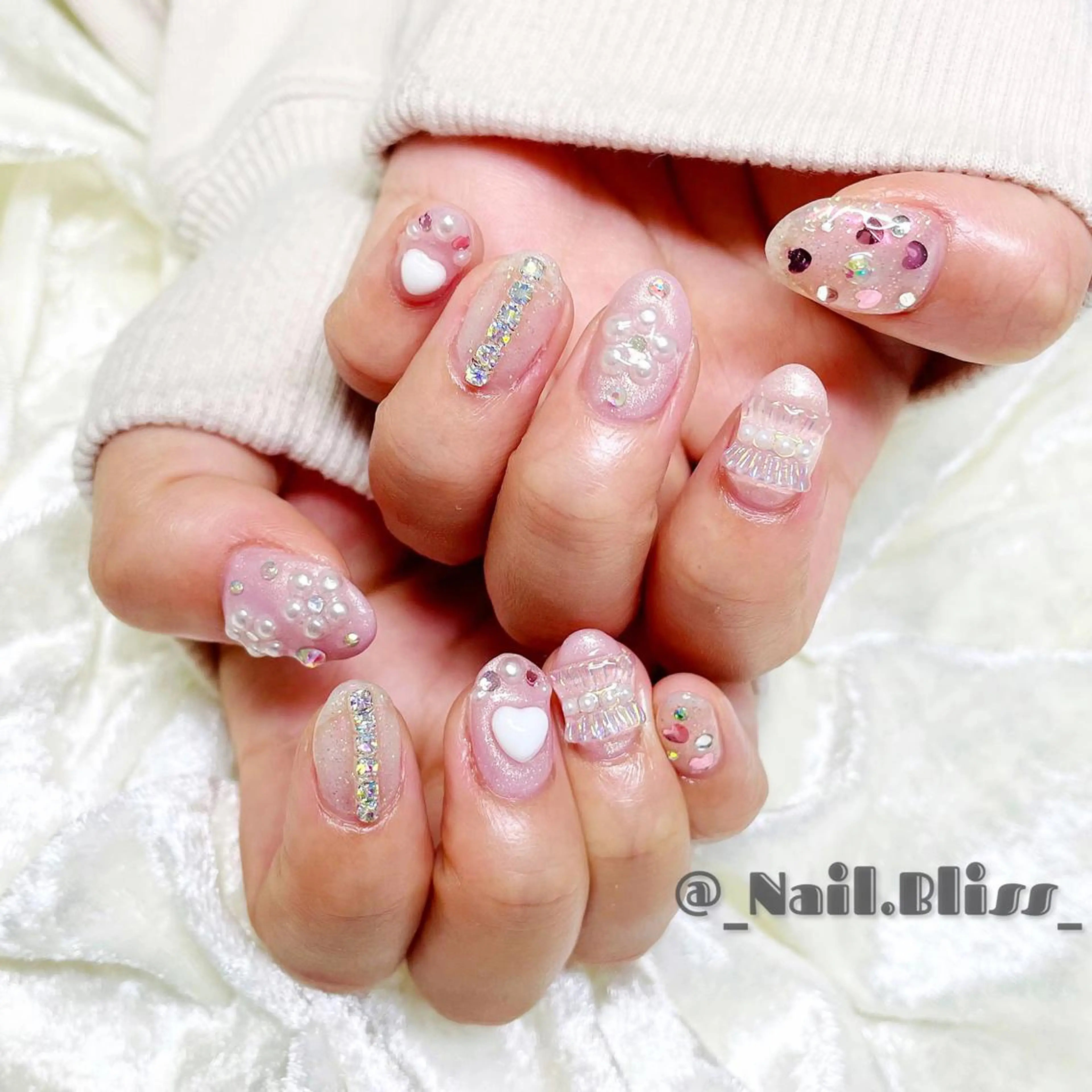 ネイル ガーリー ハンドネイル NAIL BLISSのネイルデザイン