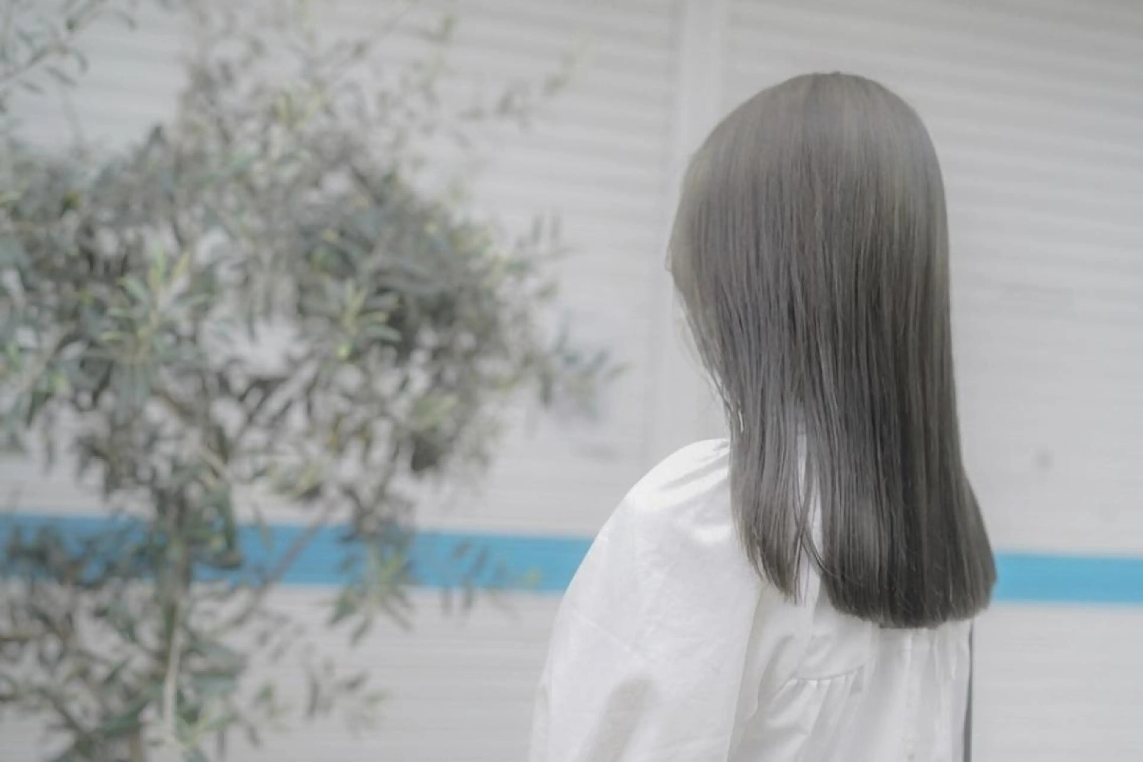 セミロング カラー ブリーチ ケアブリーチ ダブルカラー グレージュ オリーブグレージュ 安藤悠里/ハイトーン /デザインカラーのヘアスタイル