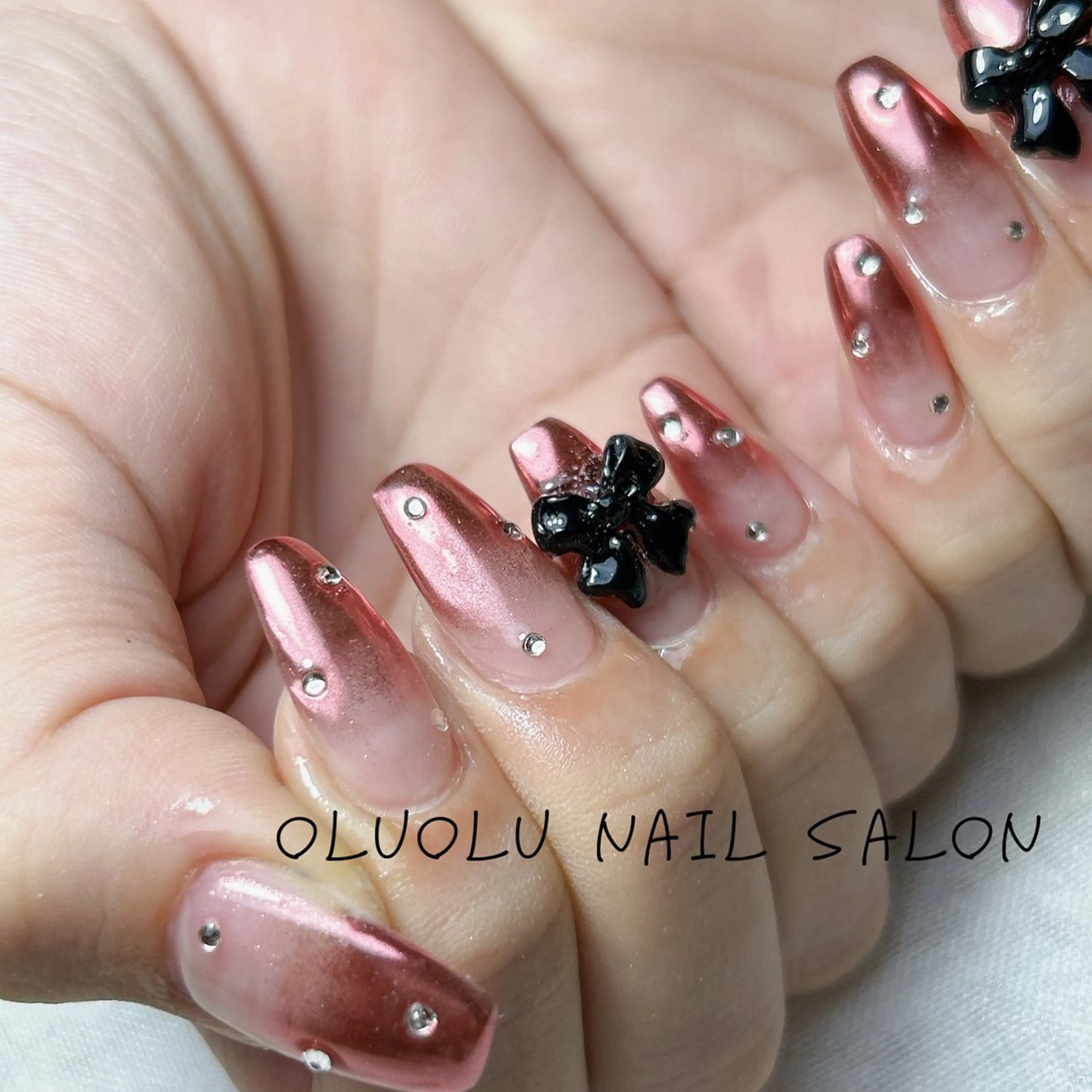 ネイル グラデーション ミラーネイル ピンク ハンドネイル oluolu nailsalonのネイルデザイン
