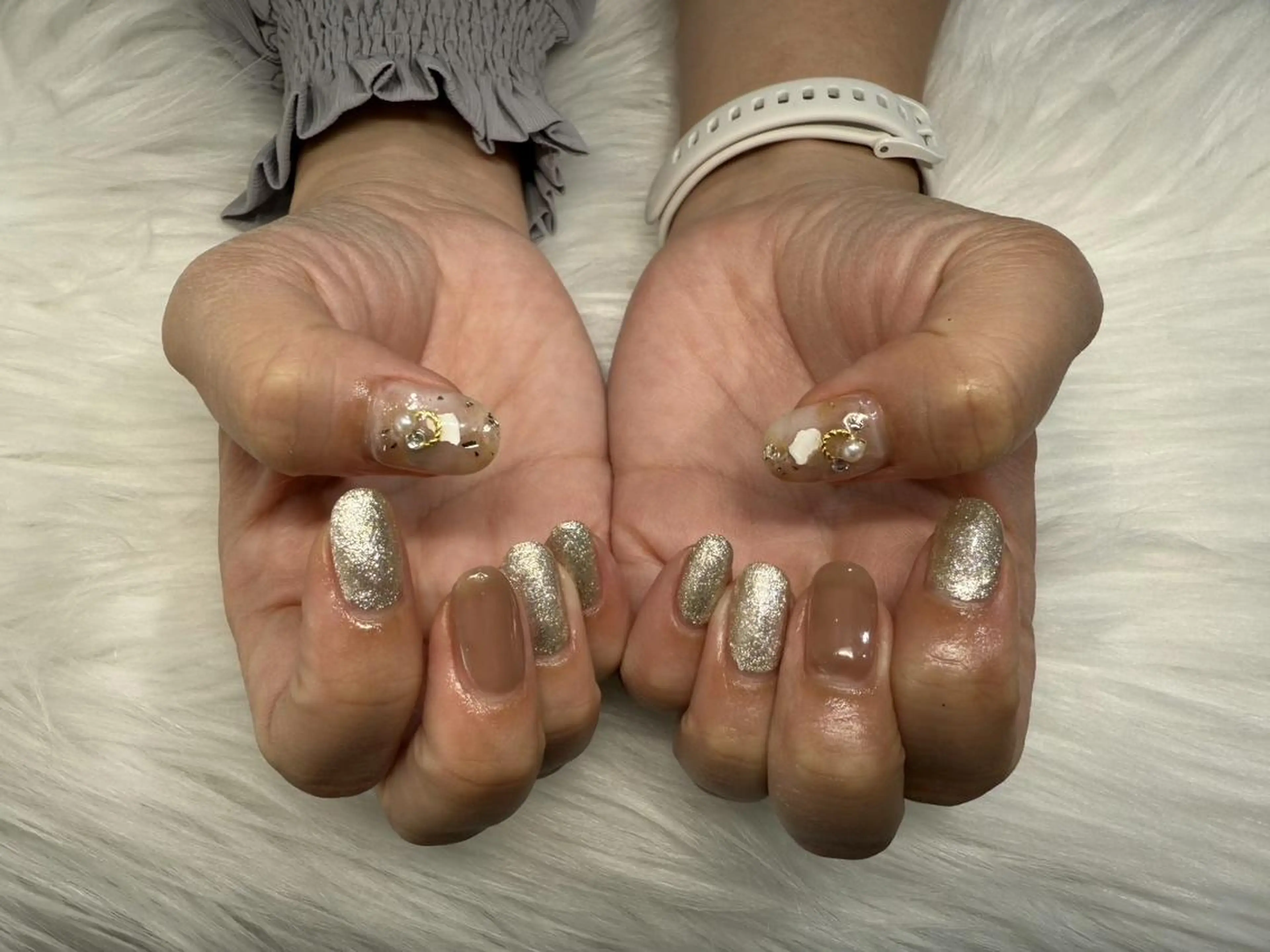 ネイル ゴールド ニュアンスネイル ハンドネイル Nail Salon Lindaのネイルデザイン