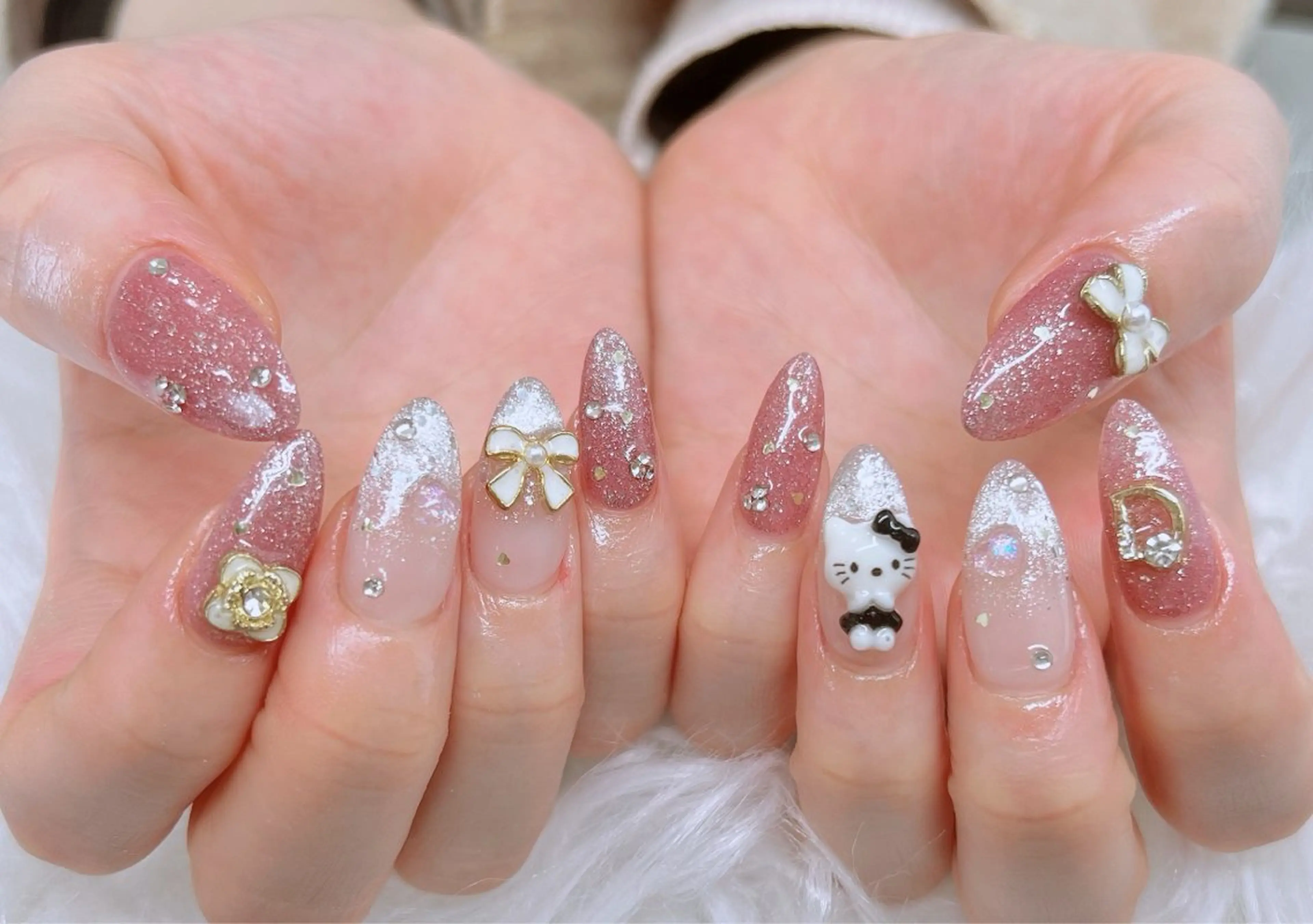 ミディアム 韓国風ヘア クリスマス ハンドネイル Lee _nailのネイルデザイン