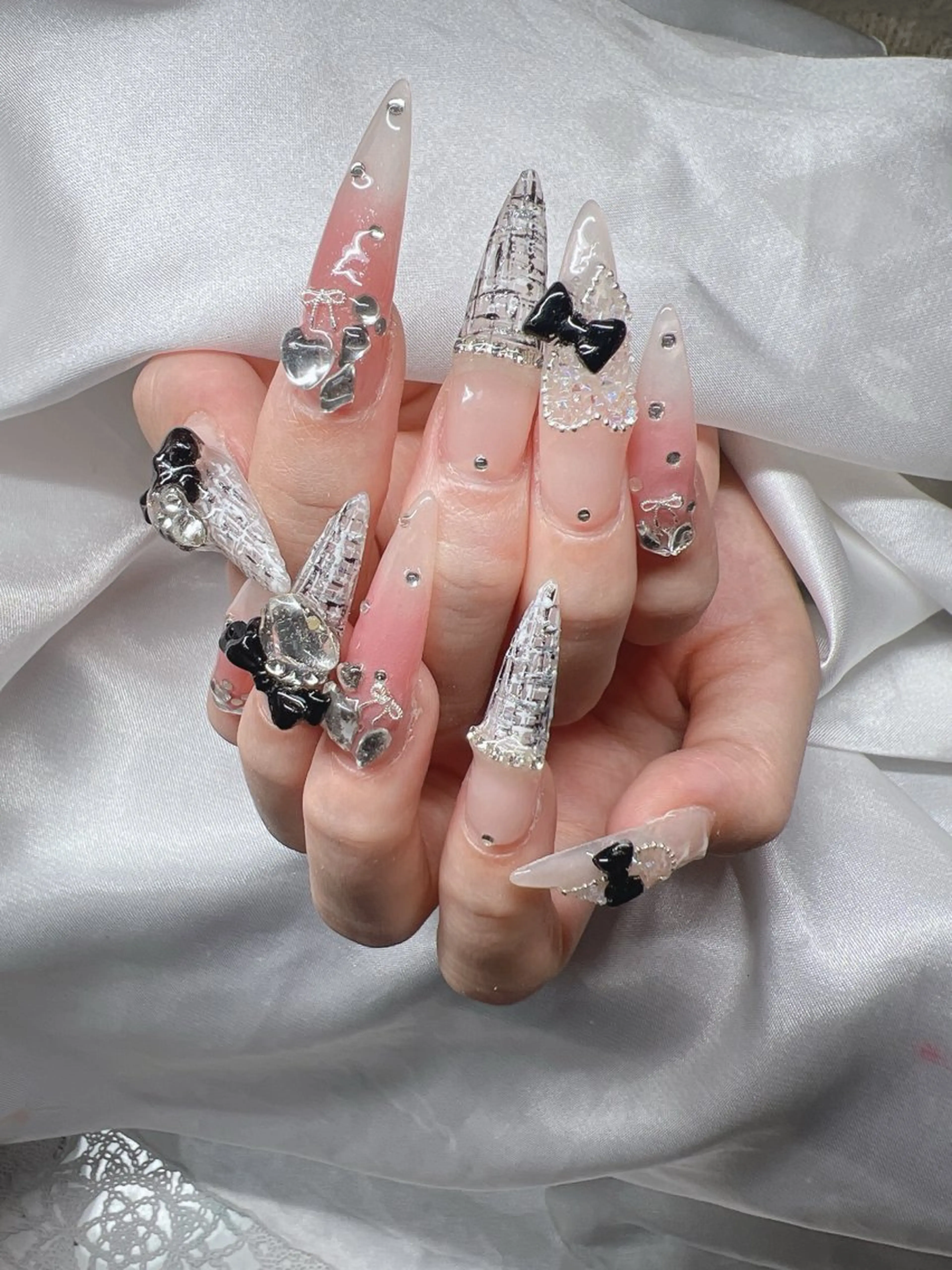 ネイル 長さ出し グラデーション 卒業式 キラキラネイル マグネットネイル ハンドネイル Lee Nailsのネイルデザイン