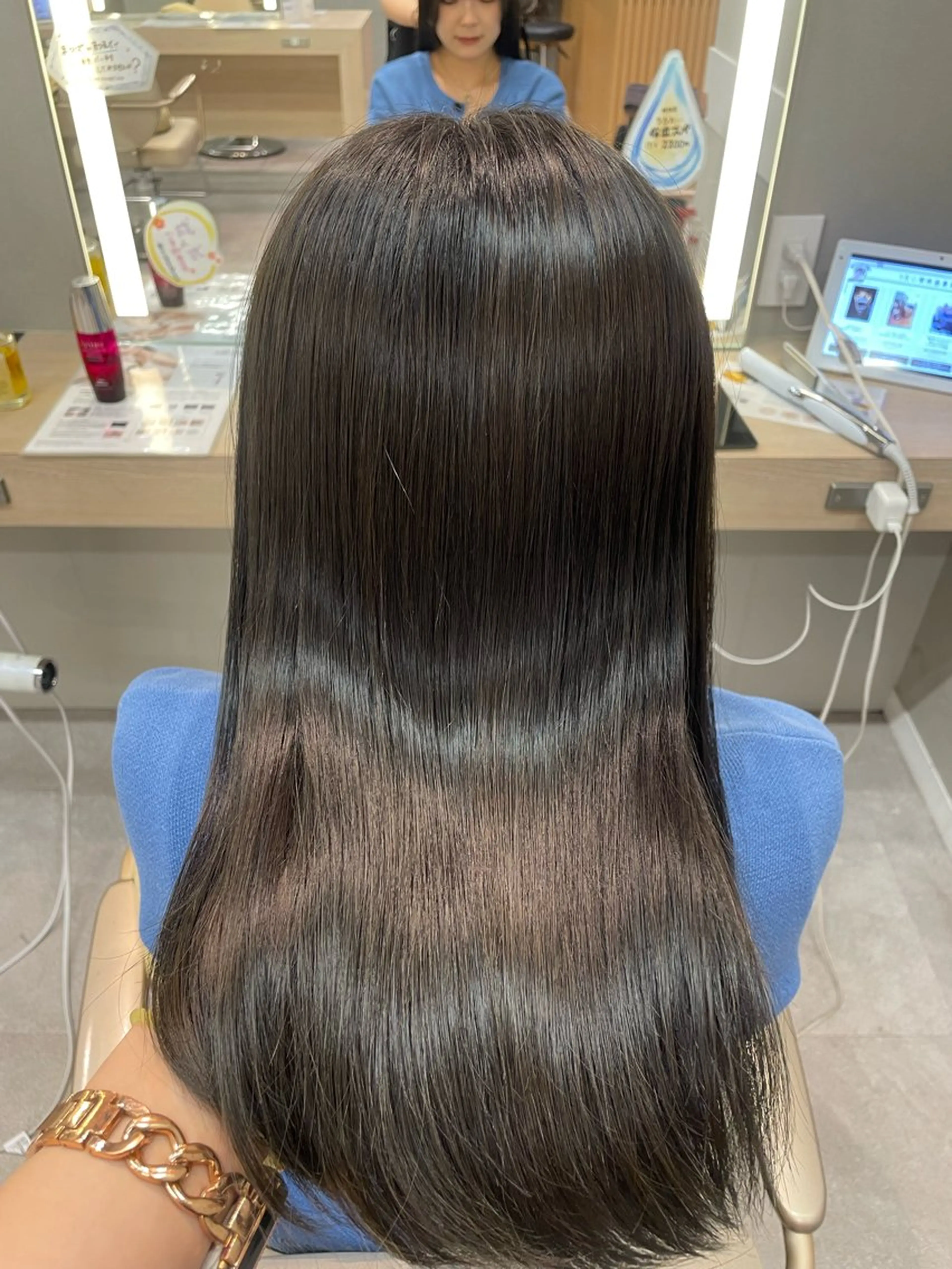 縮毛矯正 オリーブカラー 💙KARIN🪼のヘアスタイル