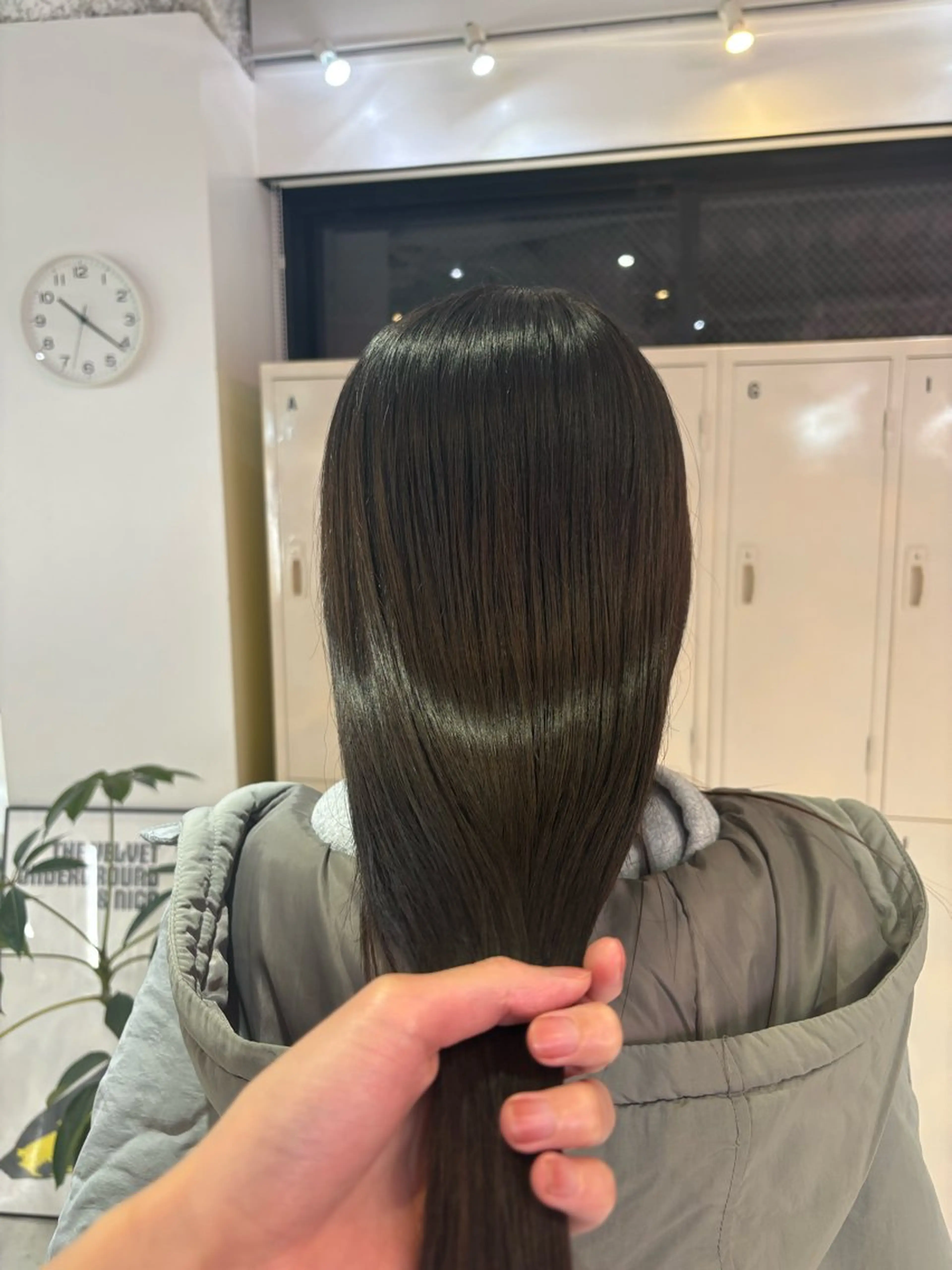 ロング カラー 縮毛矯正 トリートメント 🧤高明度ハイトーン 🧤莉音のヘアスタイル