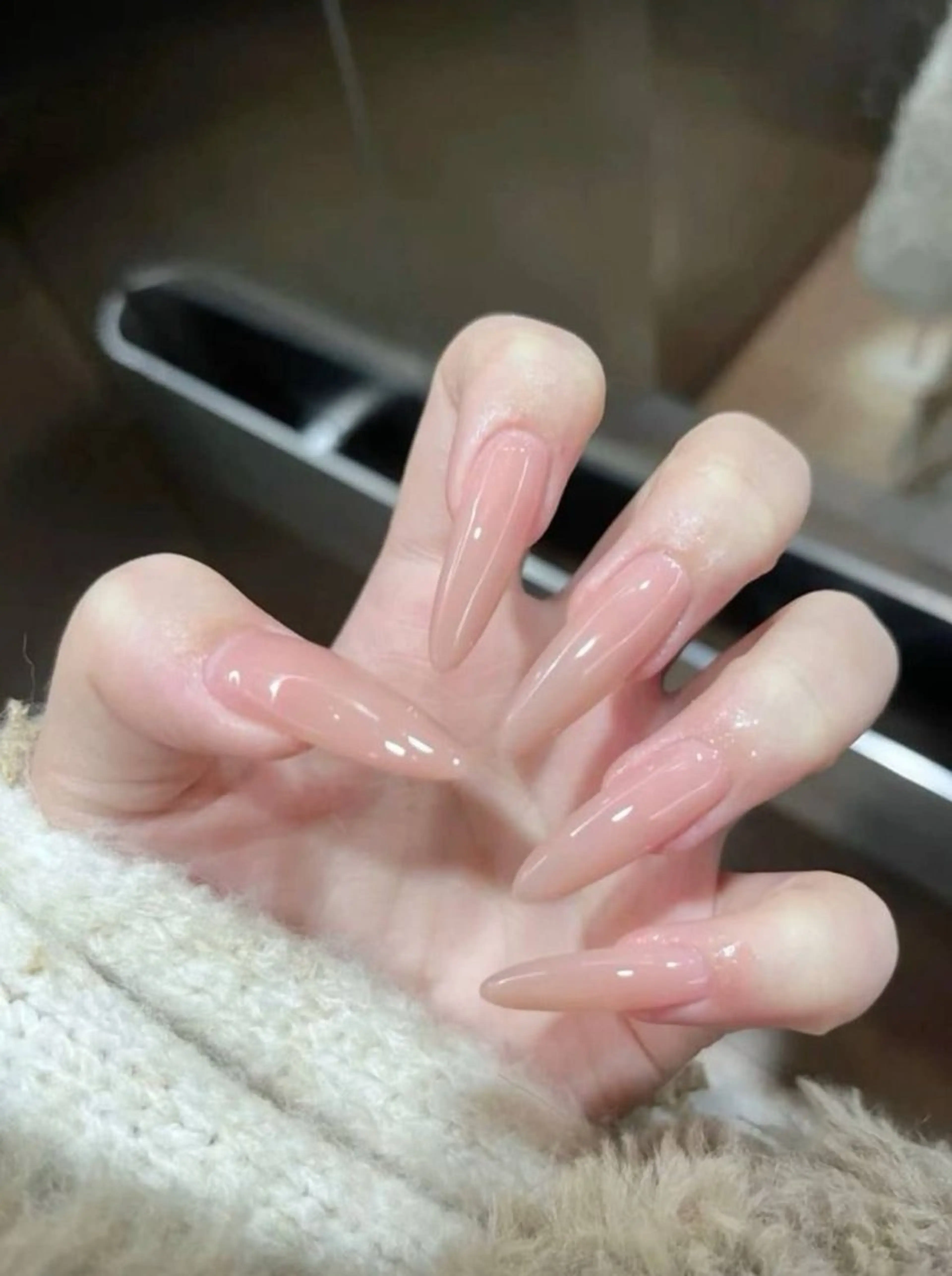 カラー グラデーションカラー ピンクカラー ハンドネイル AIN Nailのネイルデザイン