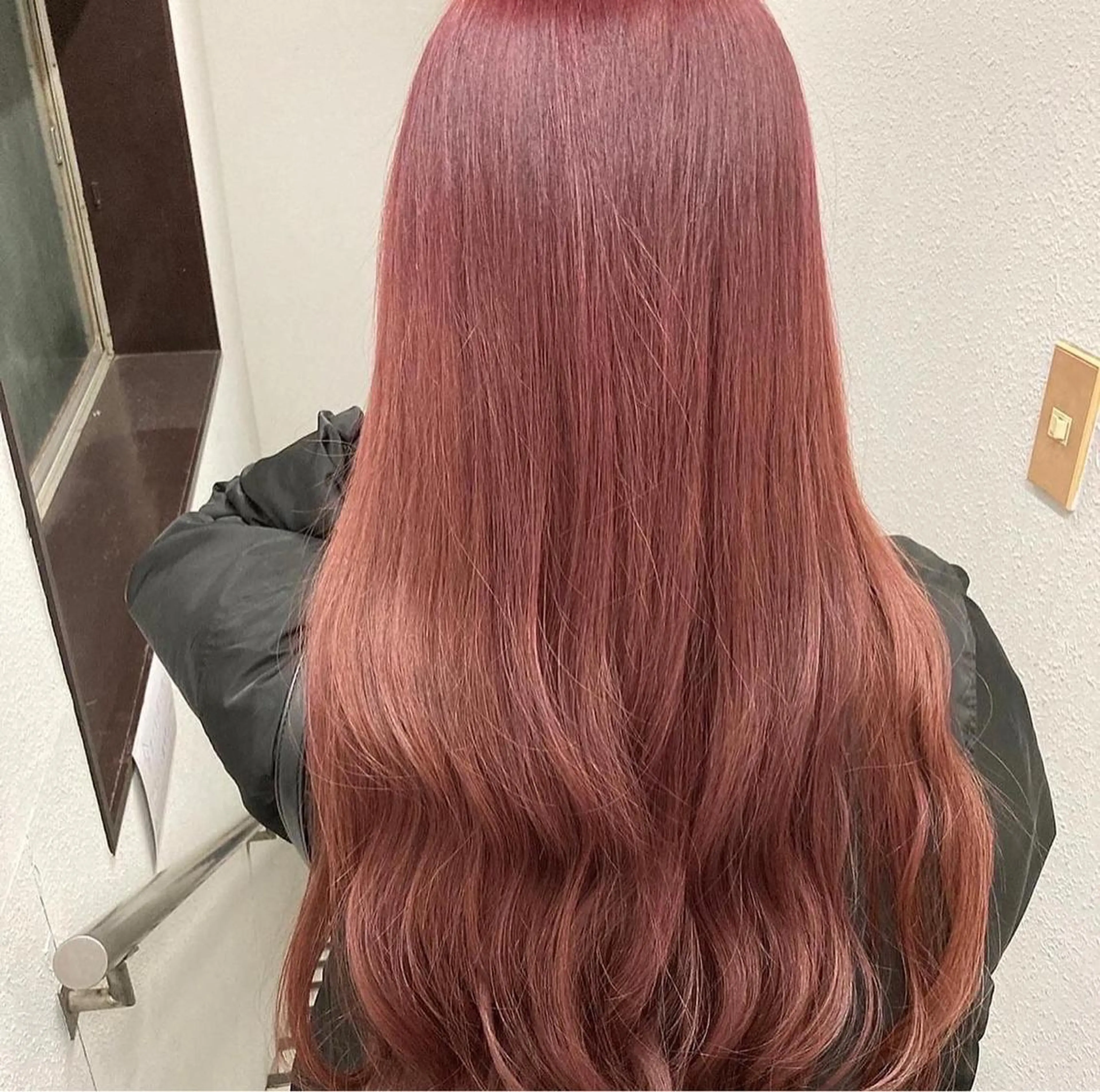 ロング カラー ヘアアレンジ ピンクカラー 🫧うる艶トレンド 🫧透明感カラーのヘアスタイル