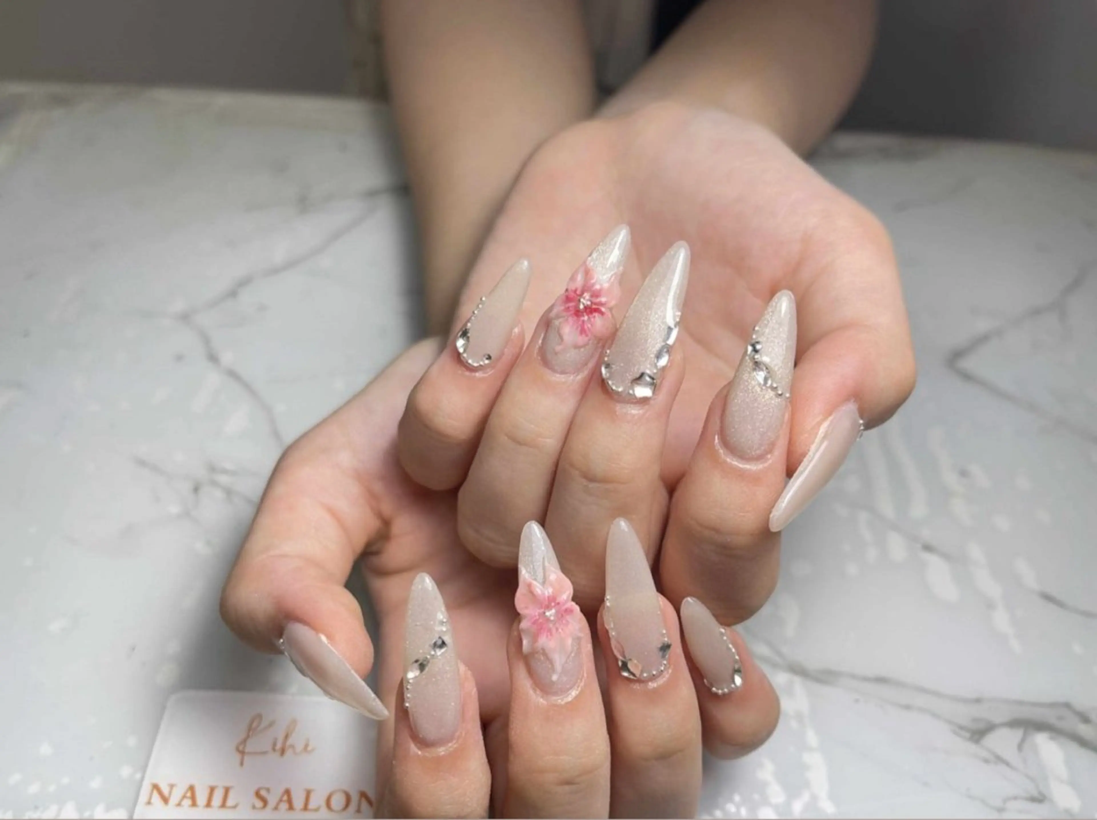 ネイル アートネイル ジェルネイル 持ち込み オフィスネイル パラジェル ハンドネイル 清水 ユナのネイルデザイン