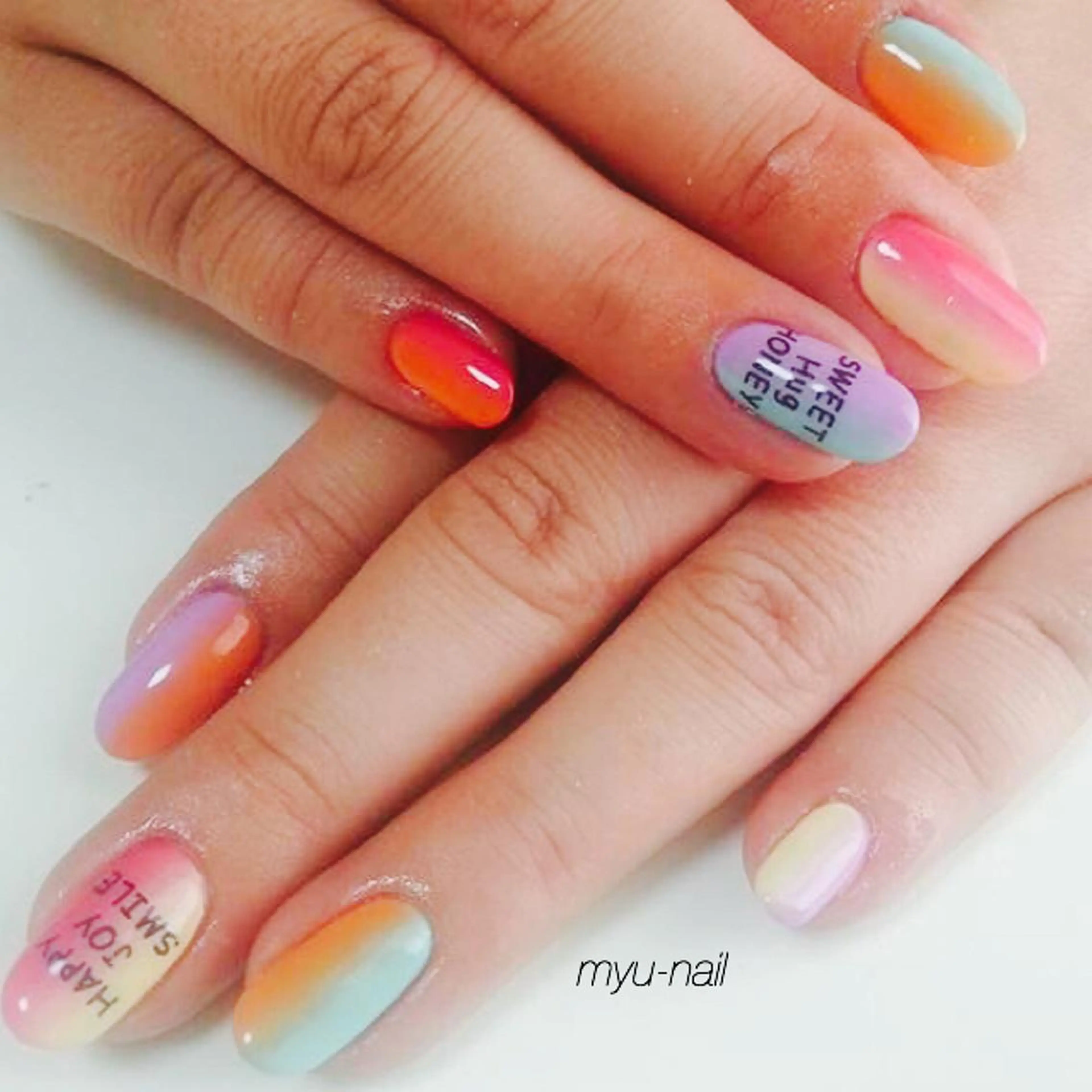 ネイル アートネイル グラデーション ホームサロン myu-nailのネイルデザイン