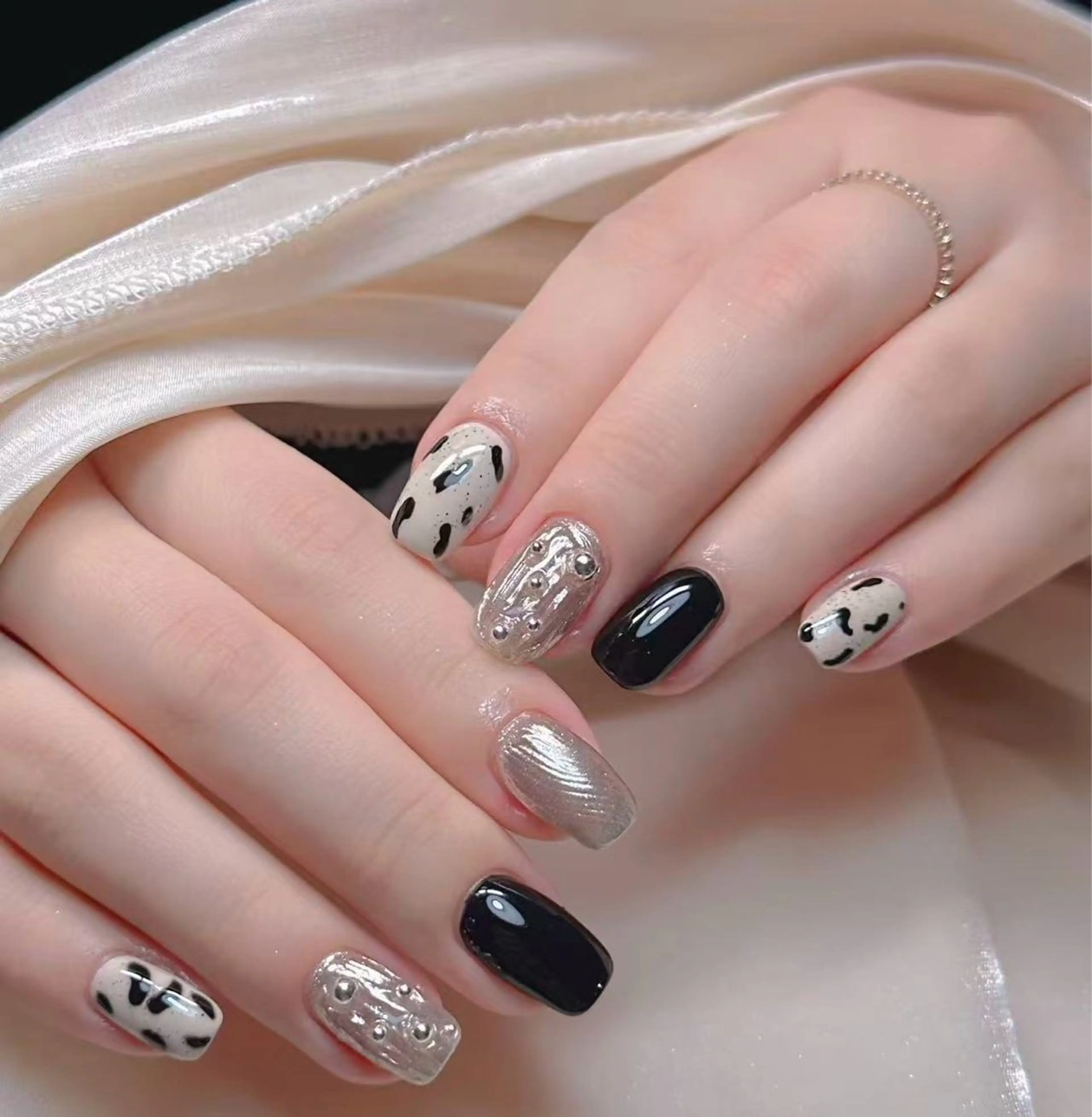 ネイル リ エンテイのネイルデザイン