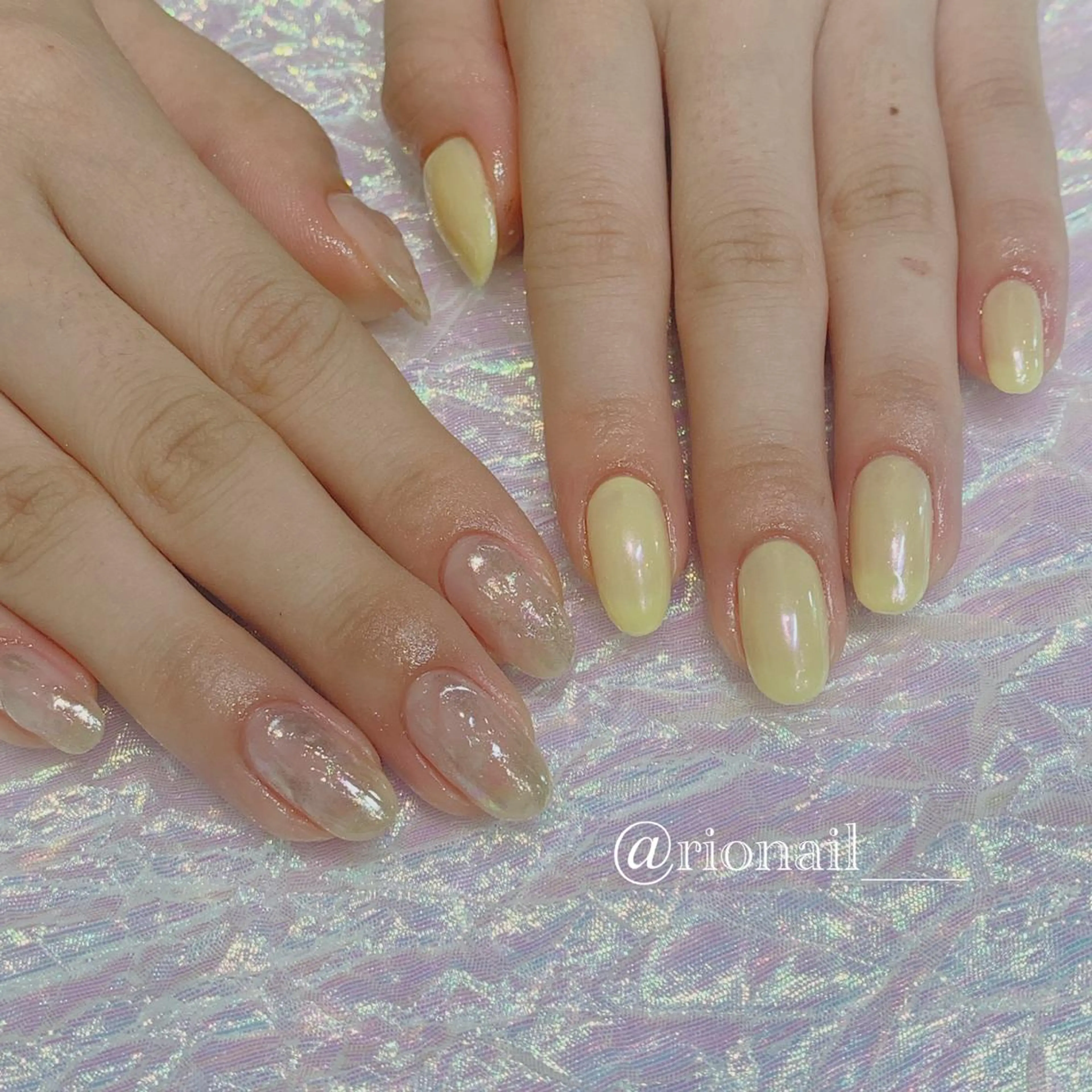 ネイル オーロラネイル 𝘙𝘪𝘰𝘯𝘢 ...🕯🤍のネイルデザイン