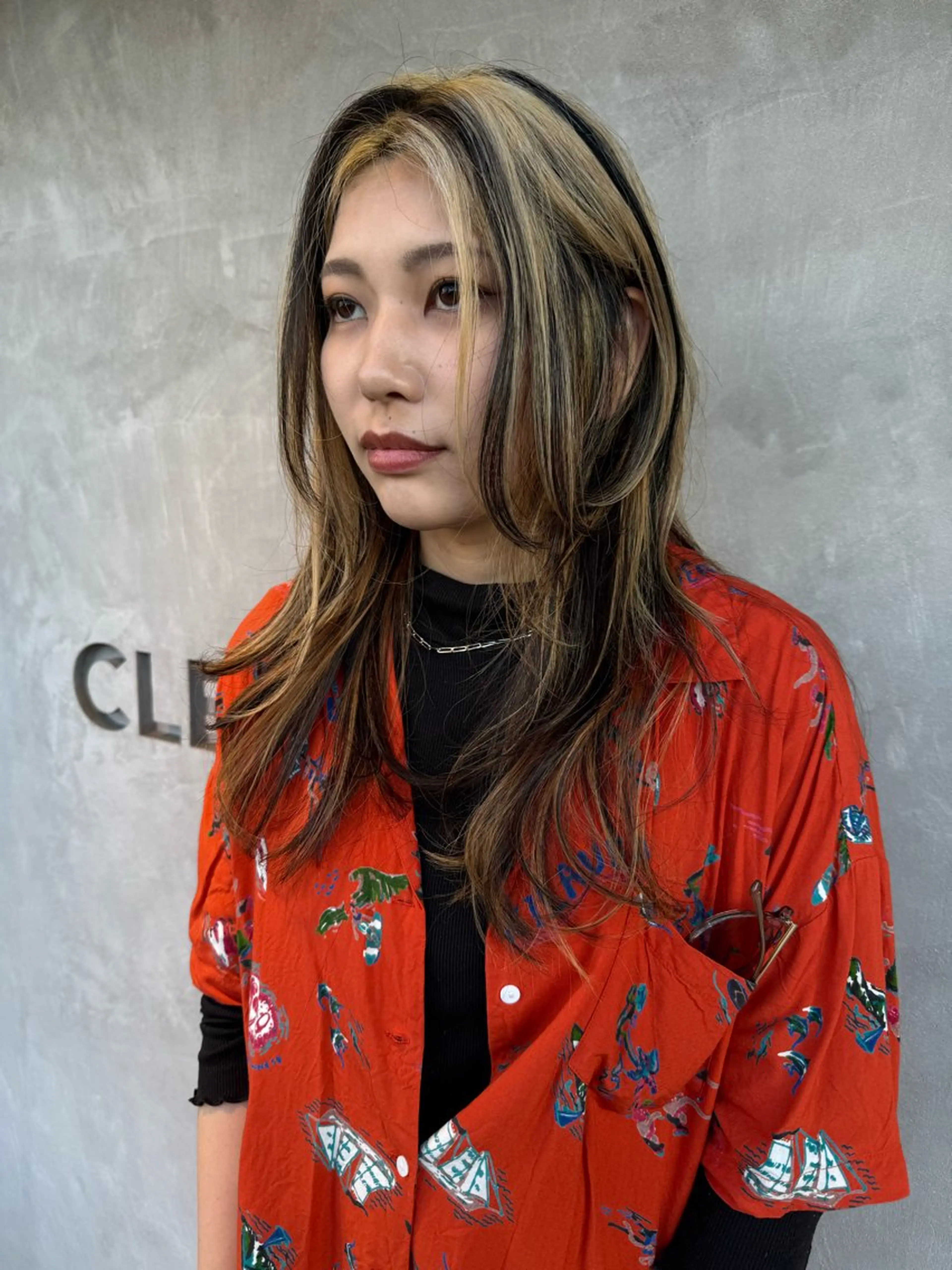 ロング ハイライト ヘアカラー 松本  夏海のヘアスタイル