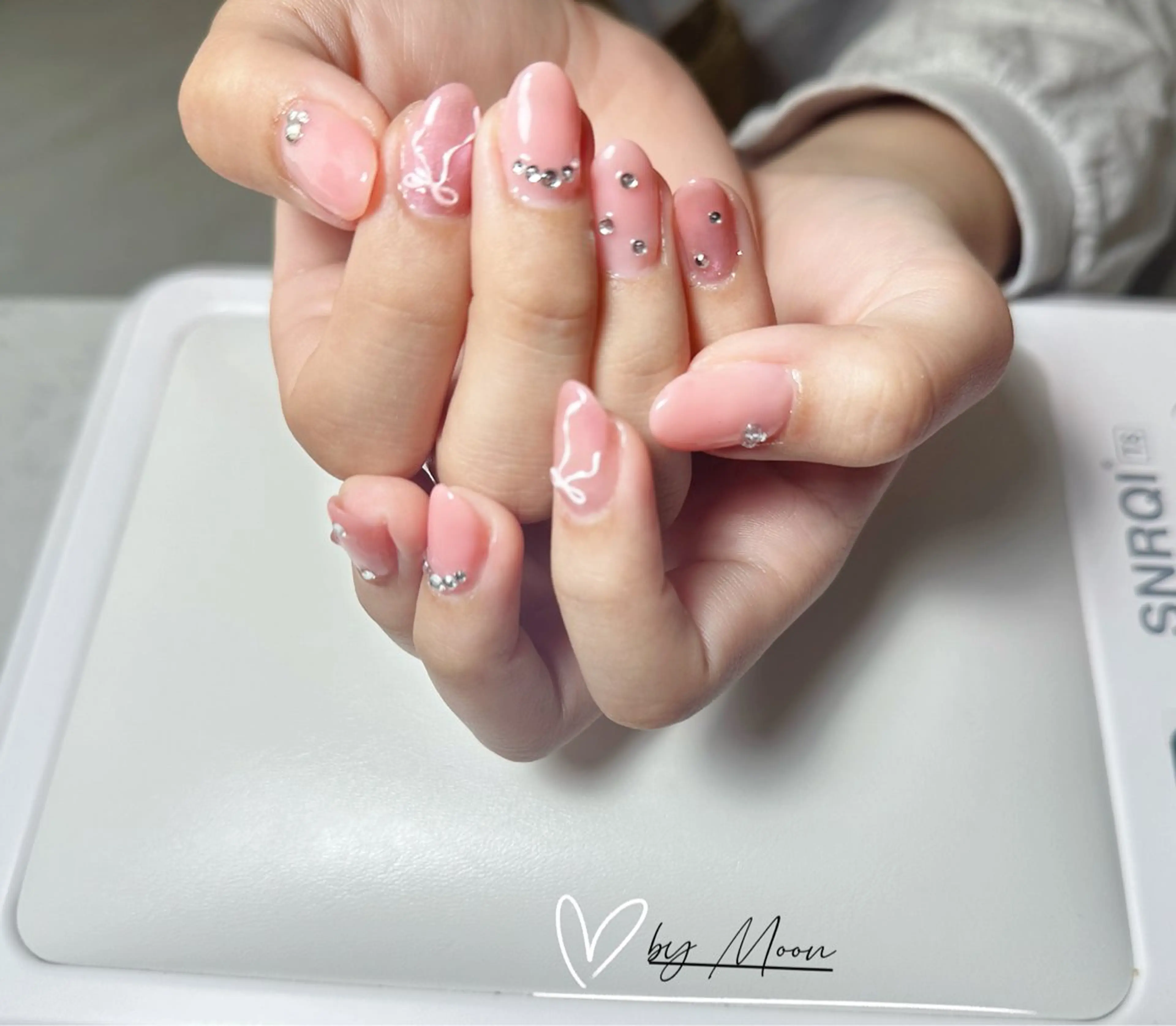 ネイル Moon Nailsのネイルデザイン
