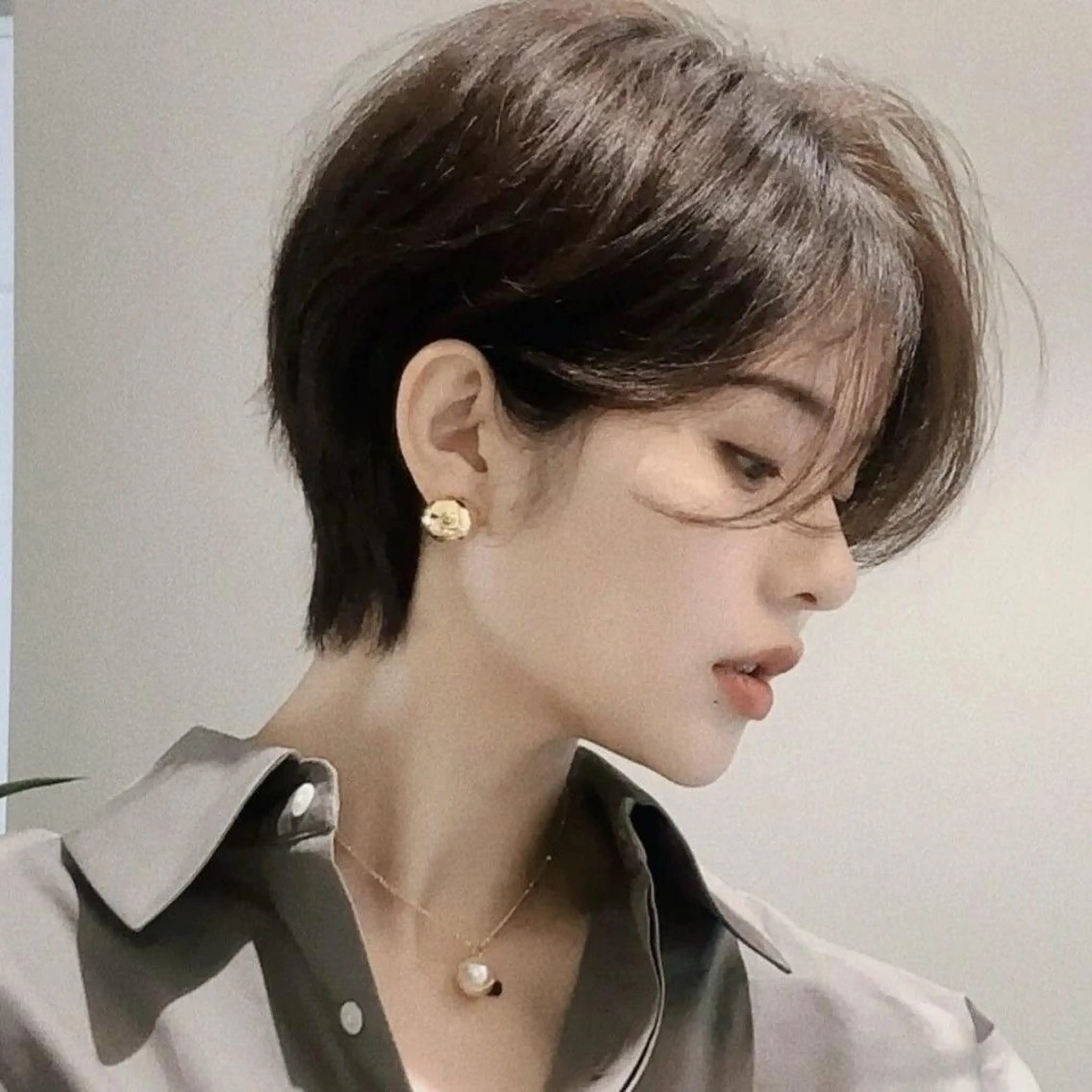 ショート カラー 縮毛矯正/ハイトーン /パーマ/せき🧸のヘアスタイル