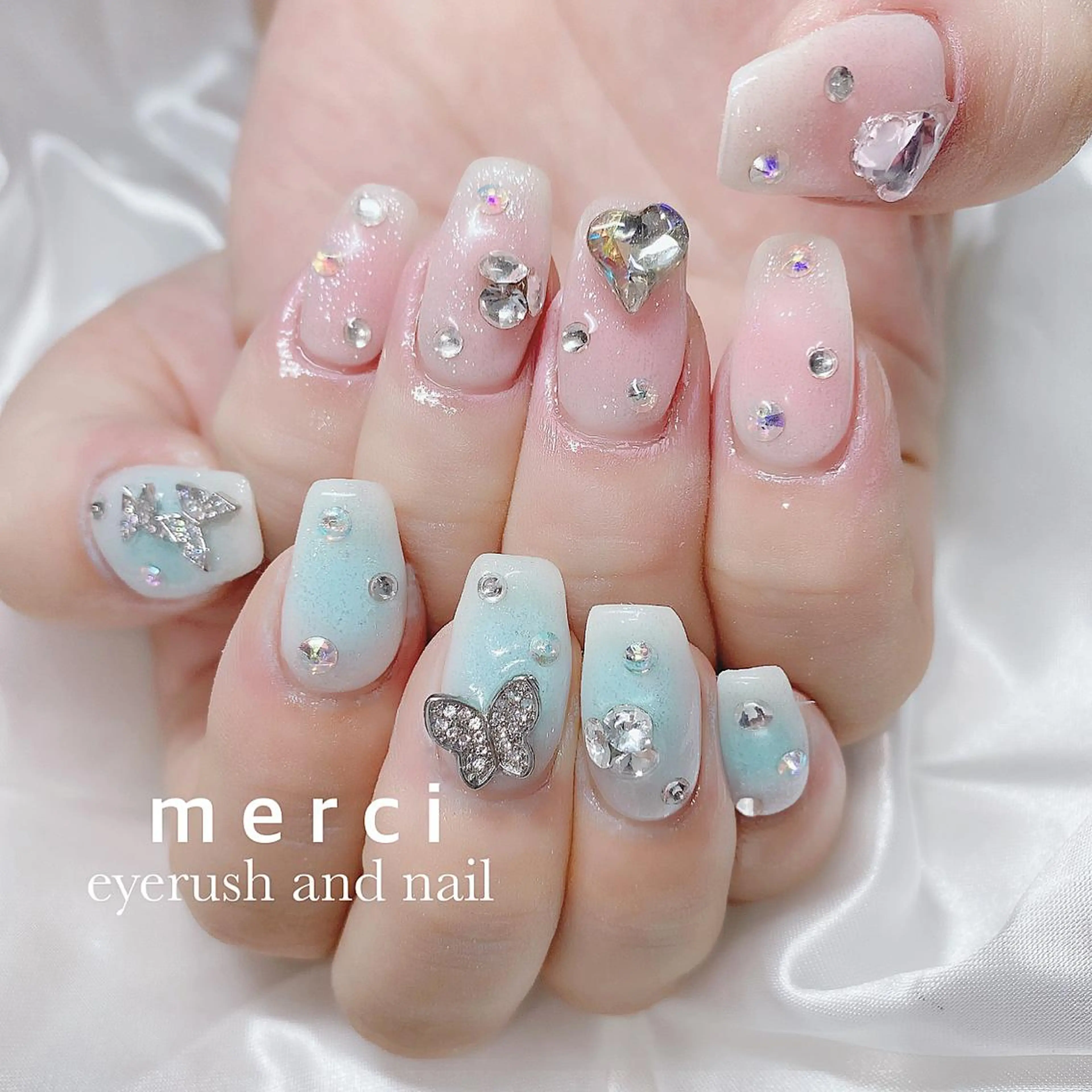 ネイル フラッシュネイル フットネイル フレンチネイル キラキラネイル 韓国ネイル merci nailのネイルデザイン