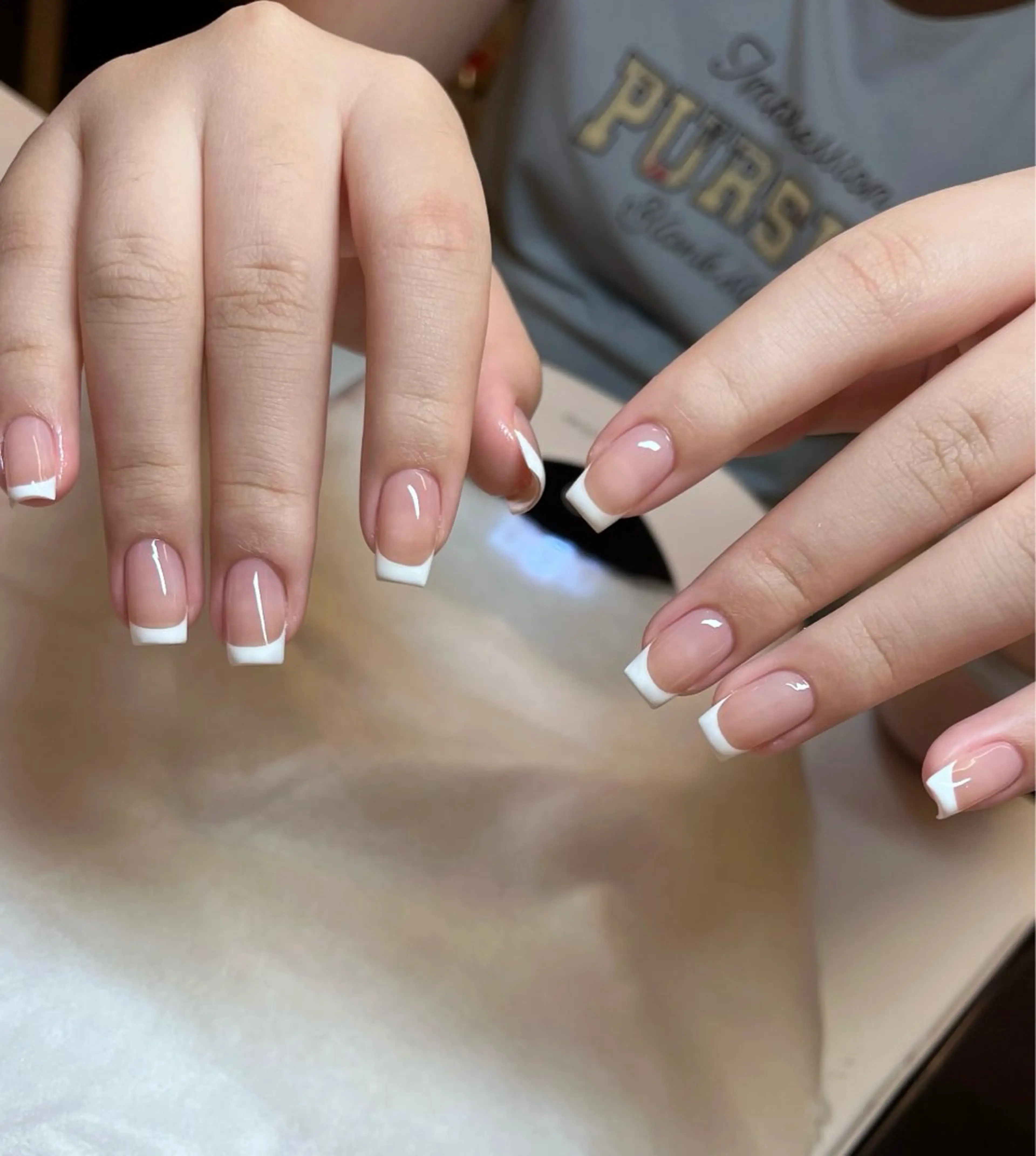 ネイル オーロラネイル 長さ出し フットネイル 韓国ネイル ラメ(グリッター) ハンドネイル 👍thumbs up nail👍のネイルデザイン