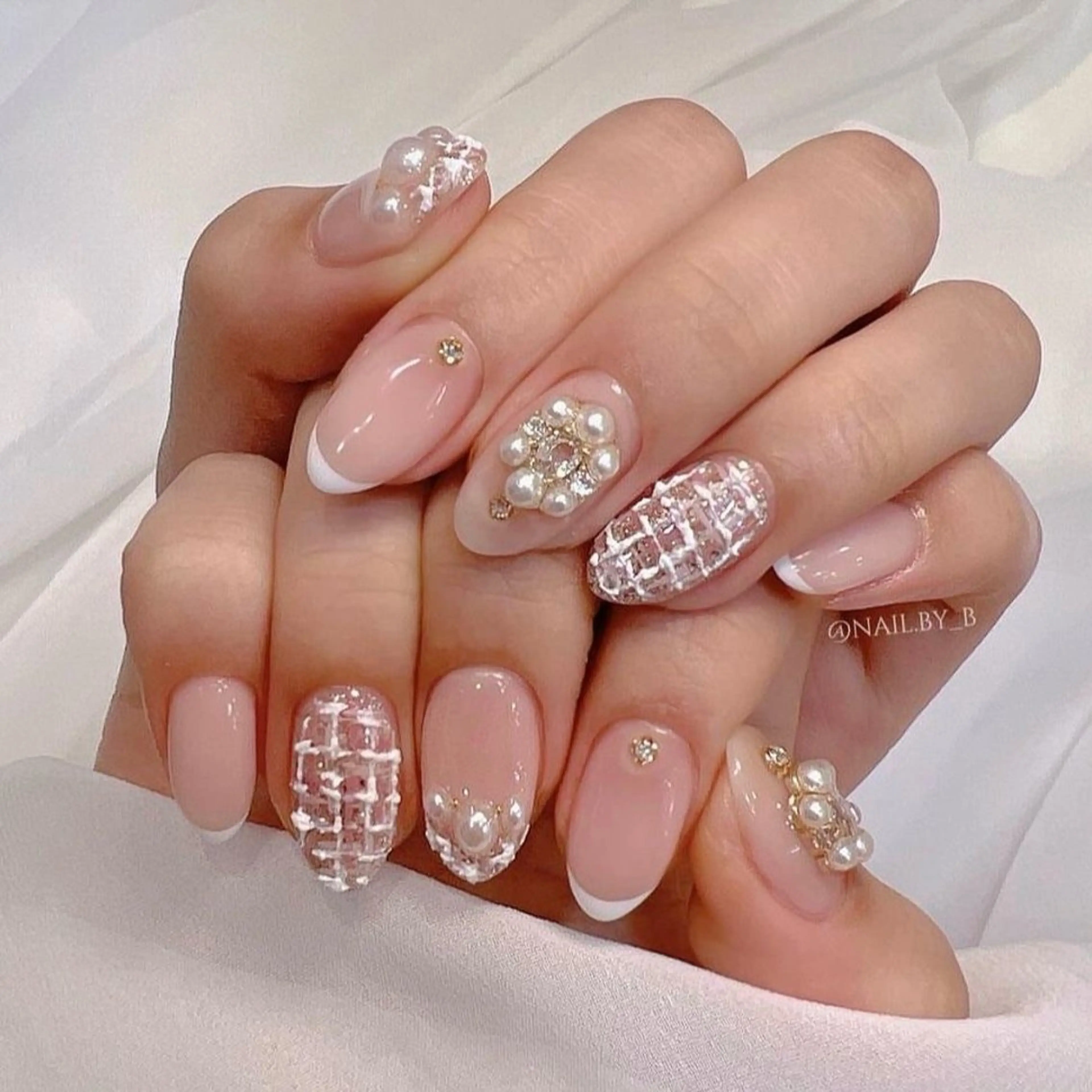 ネイル ハロウィン マグネットネイル ミラーネイル ニュアンスネイル ネイルチップ Lee Nailsのネイルデザイン