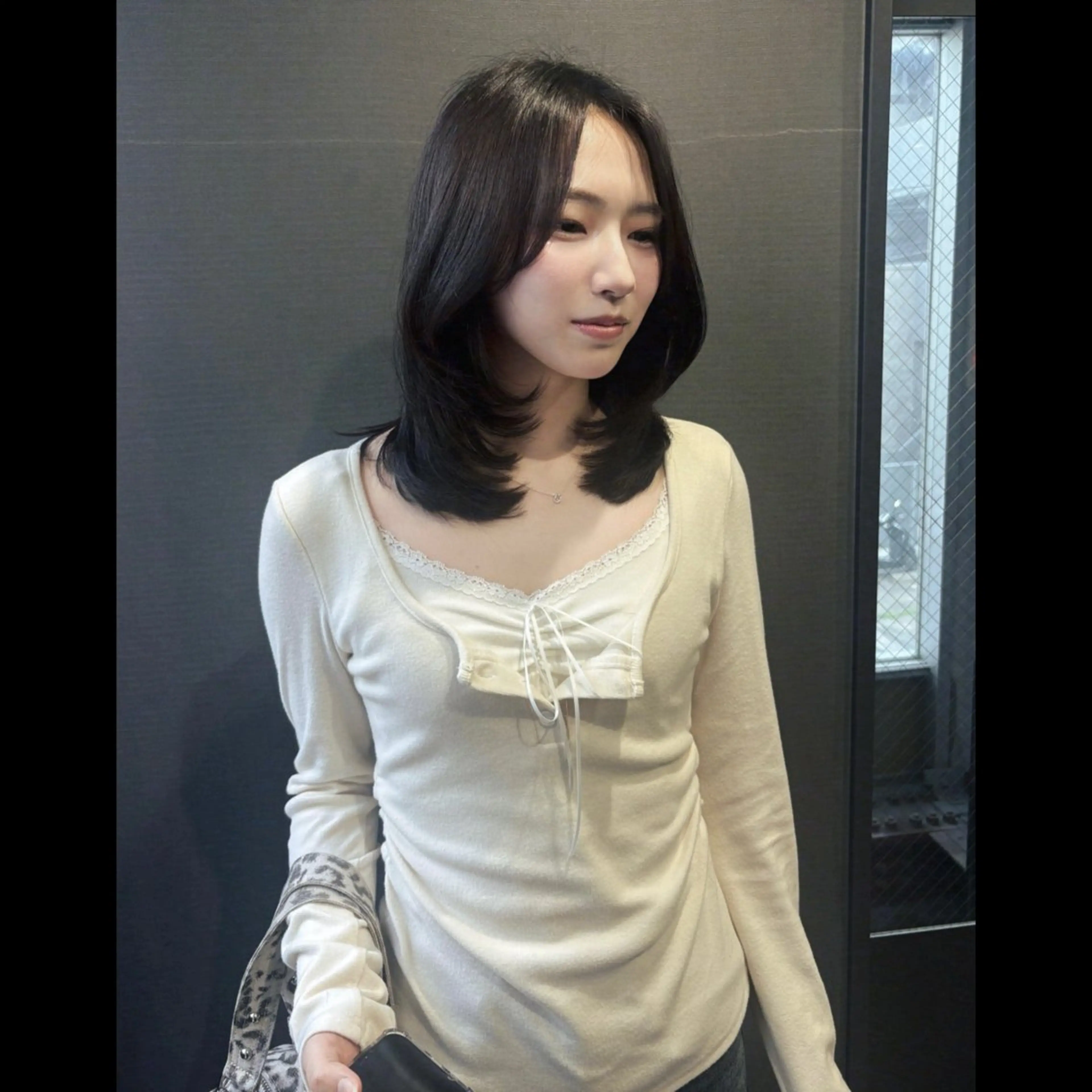 ミディアム レイヤーカット カット トリートメント 彩名/透明感カラー/ レイヤーカットのヘアスタイル