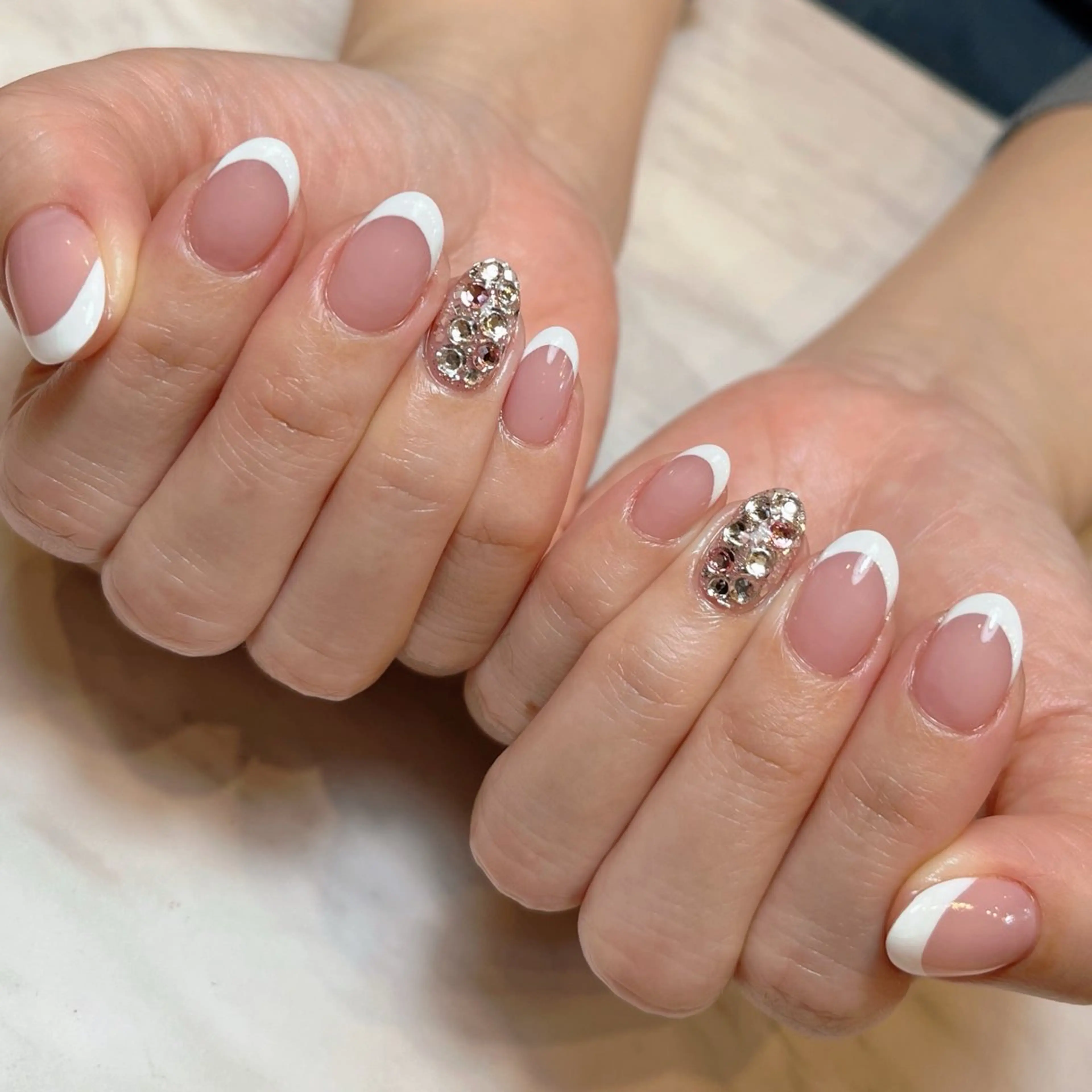 ネイル フレンチネイル シンプルネイル ストーンネイル ハンドネイル センター南 LEGAOSあゆみのネイルデザイン