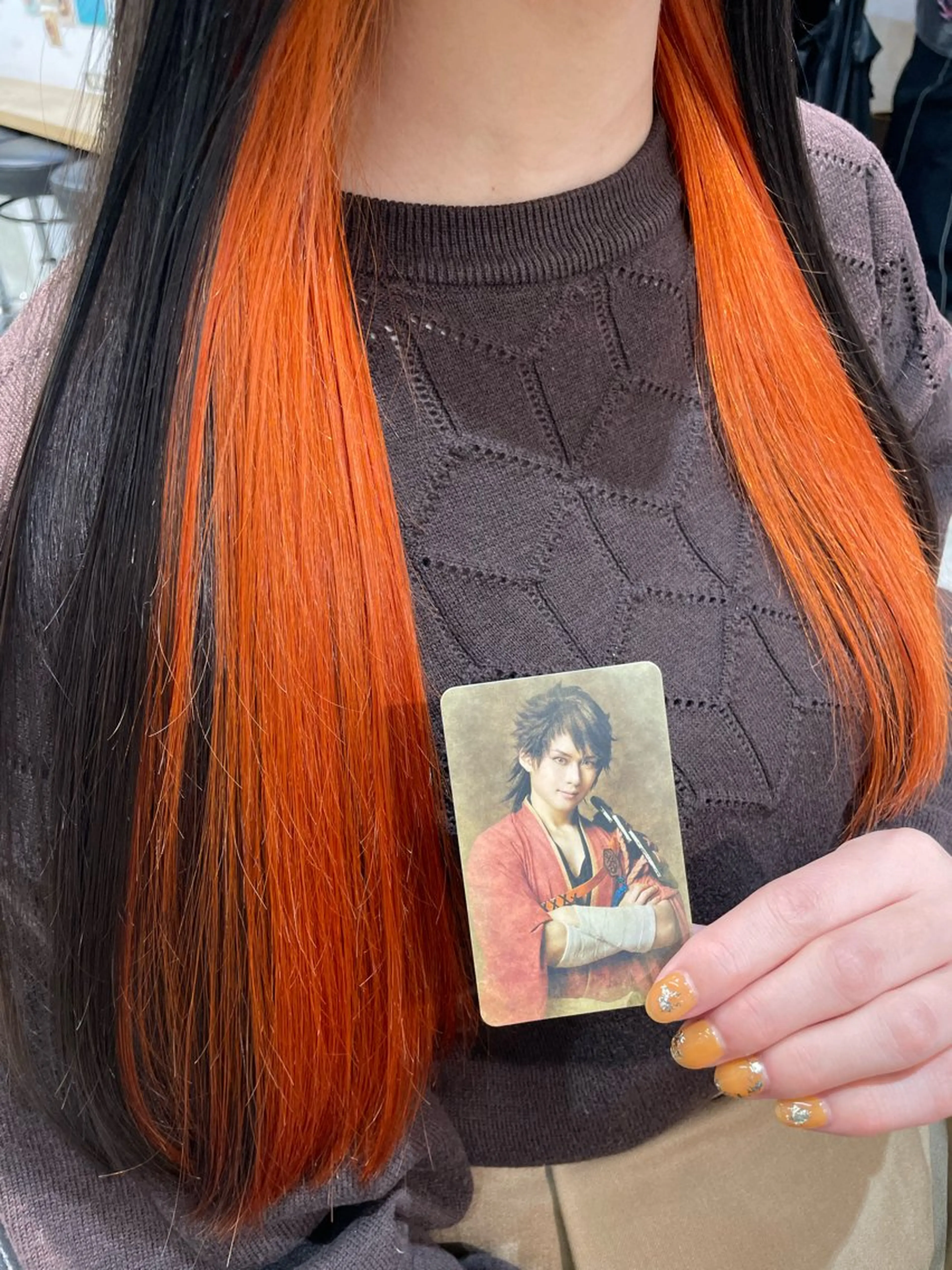 ロング カラー イヤリングカラー インナーカラー オレンジ カット ヘアカラー インナーカラー 推し ブリーチ  髪質改善のヘアスタイル