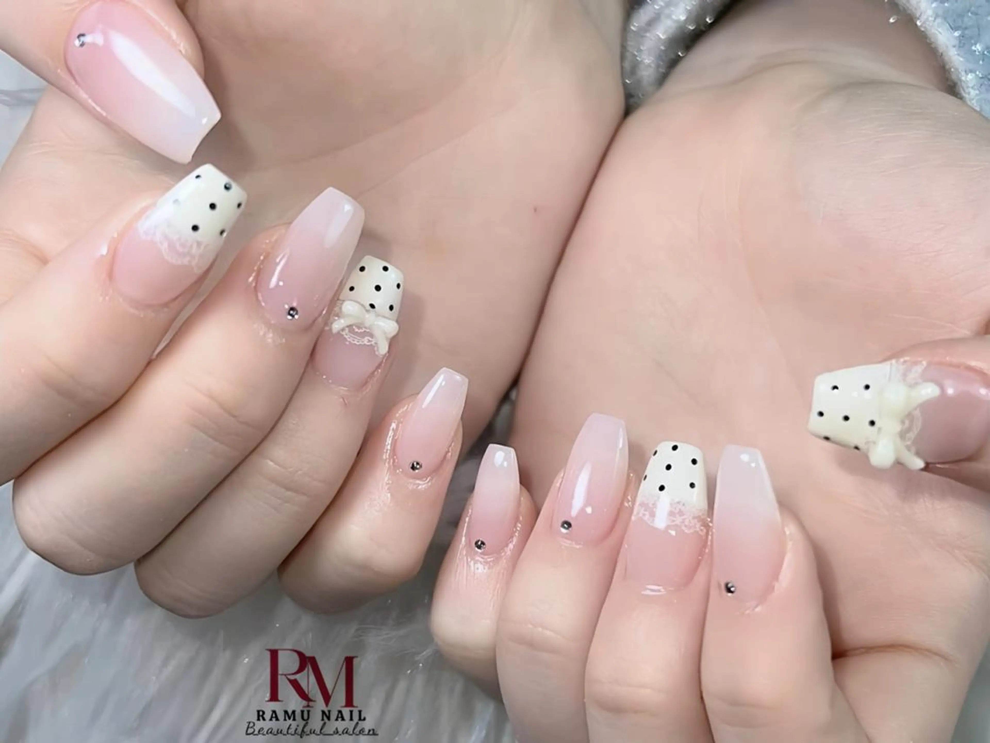 ネイル アートネイル チークネイル 長さ出し フレンチネイル グラデーション ハンドネイル RAMU_Nail 池袋店のネイルデザイン