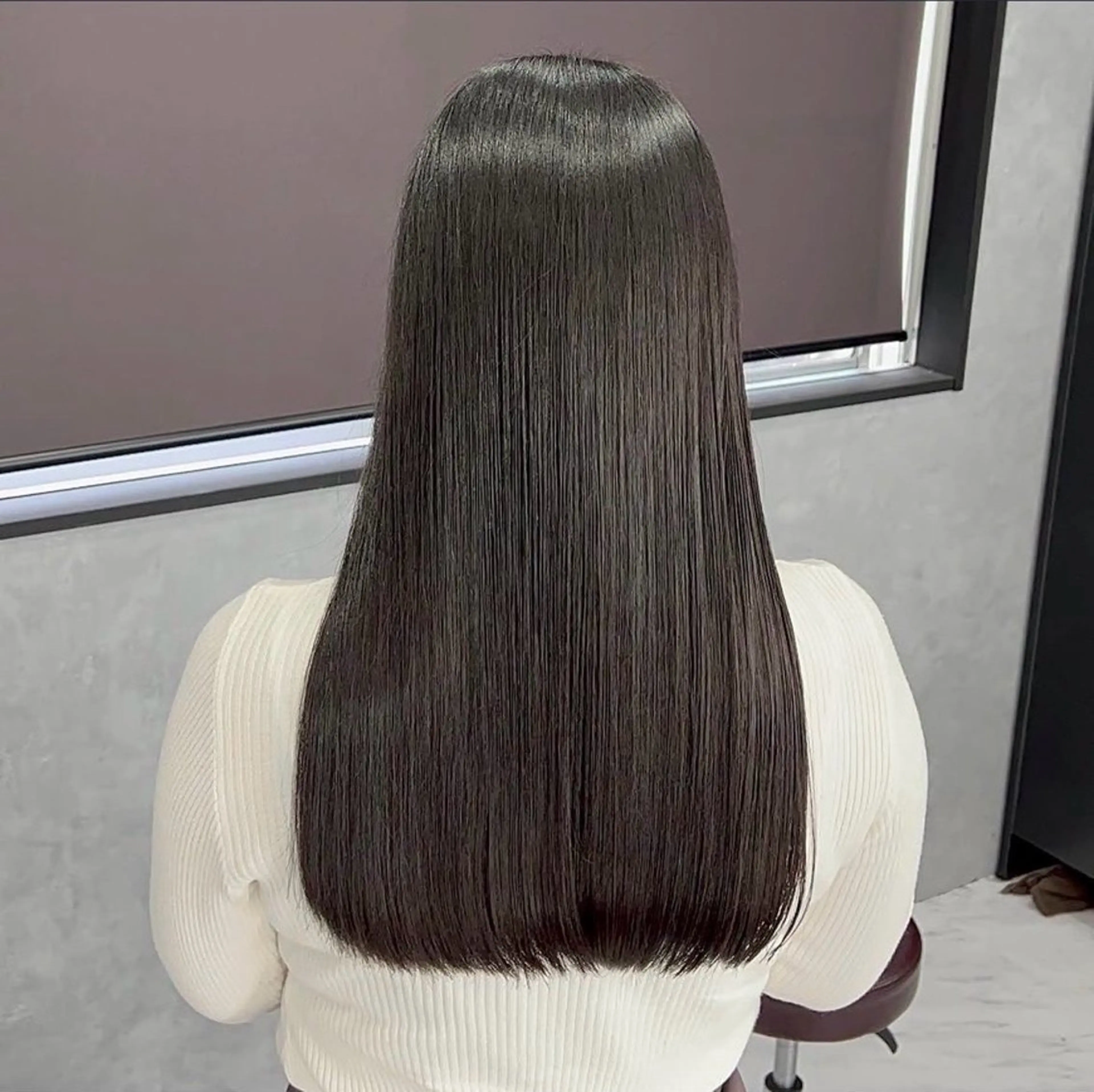 縮毛矯正+カット ¥4000 (新宿)の写真
