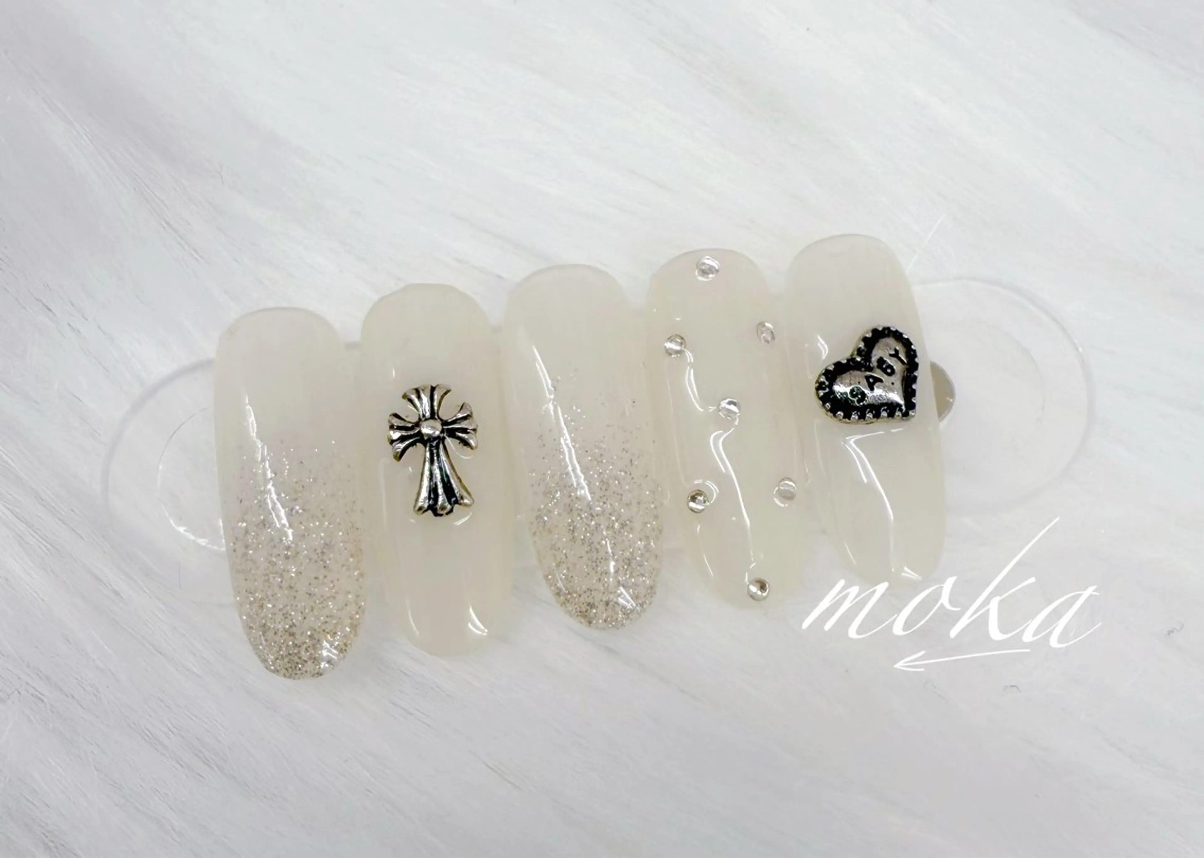 ネイル 胡蝶蘭レディースサロ ンNailMOKAのネイルデザイン