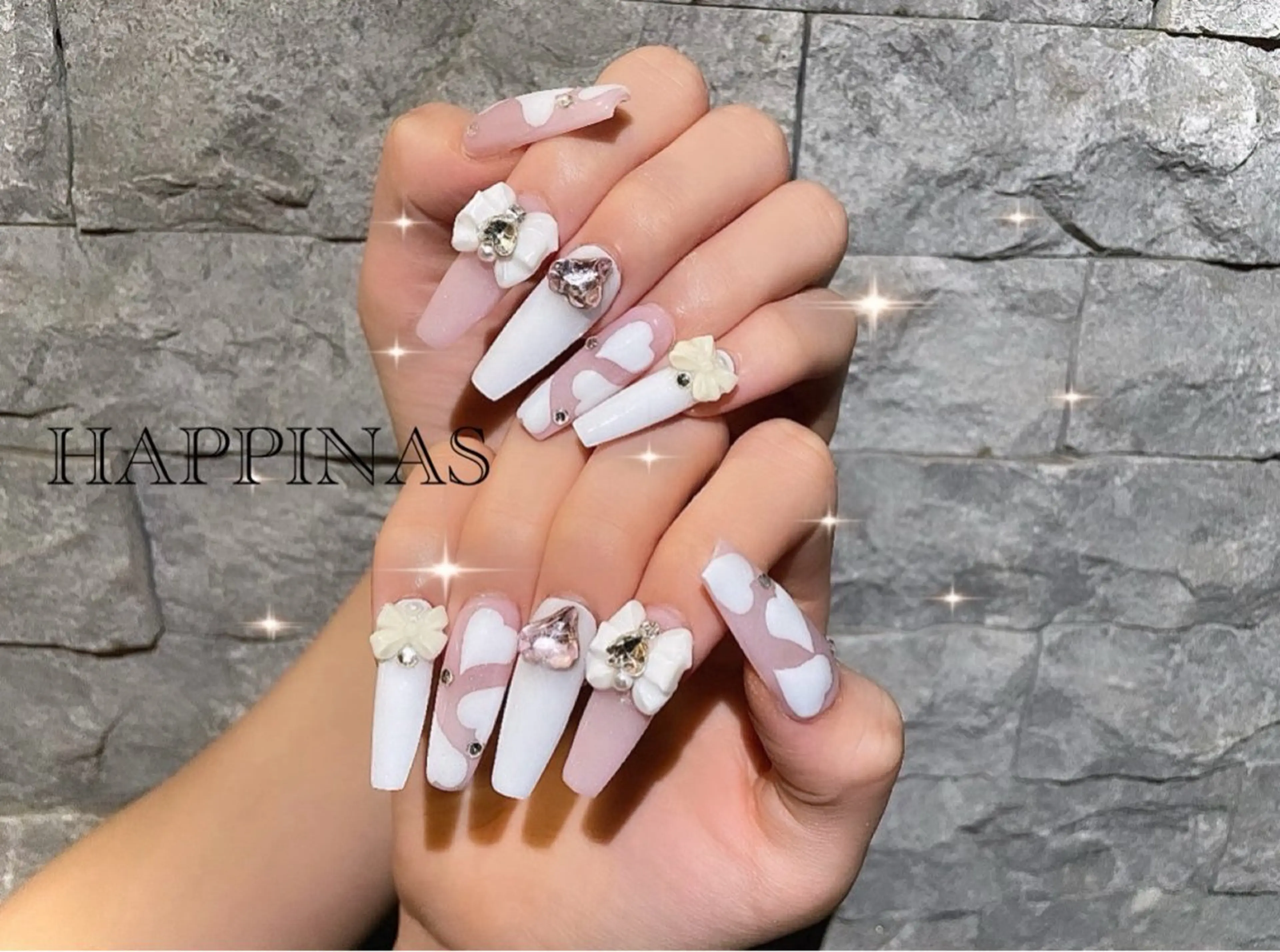 ネイル ハート リボン スカルプネイル ワンホンネイル ホワイト ハンドネイル HAPPINAS ののかのネイルデザイン