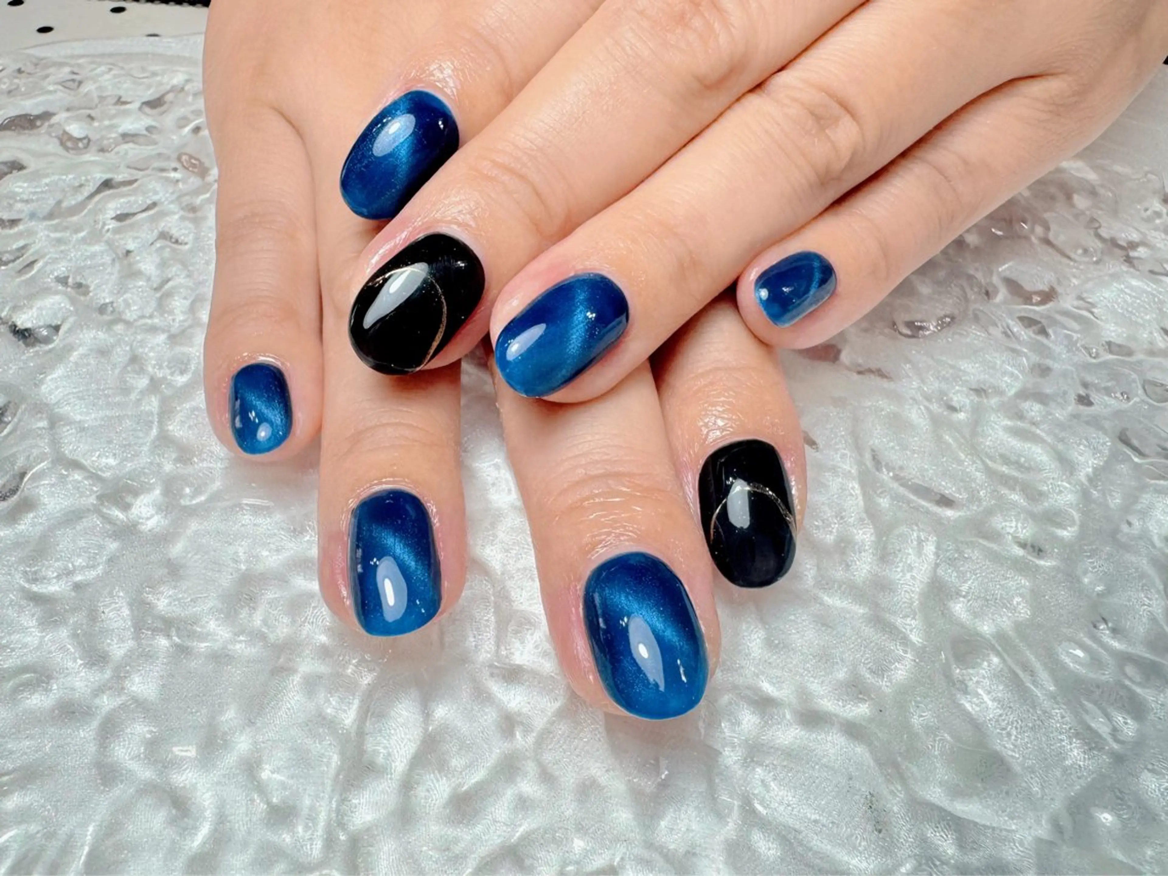 ネイル ハンドネイル マジック ミラーのネイルデザイン