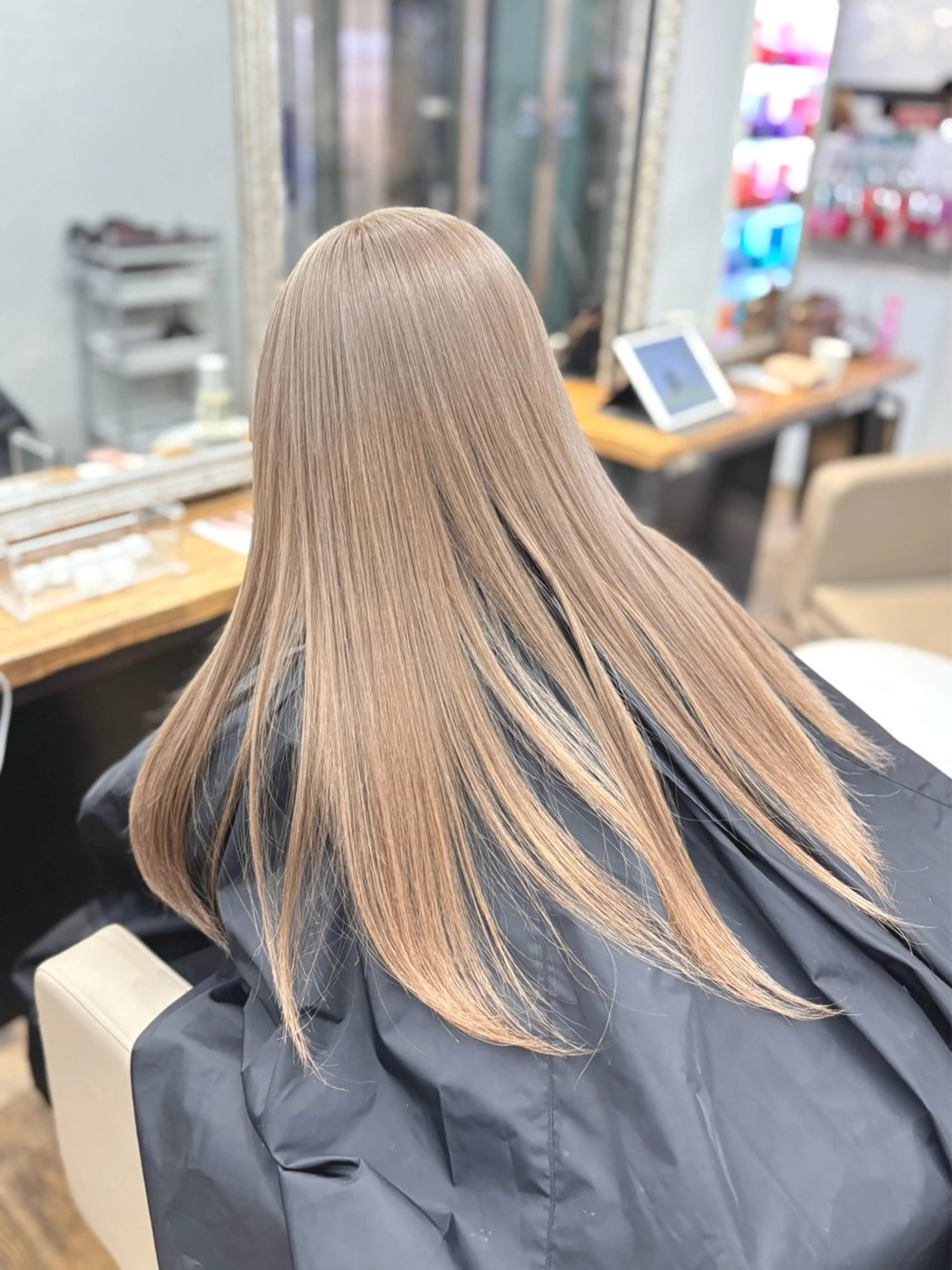 ロング カラー ベージュカラー ブリーチ ケアブリーチ 透明感カラー ダブルカラー ヘアカラー ブリーチ/ブロンド 🕊️/カズヤのヘアスタイル