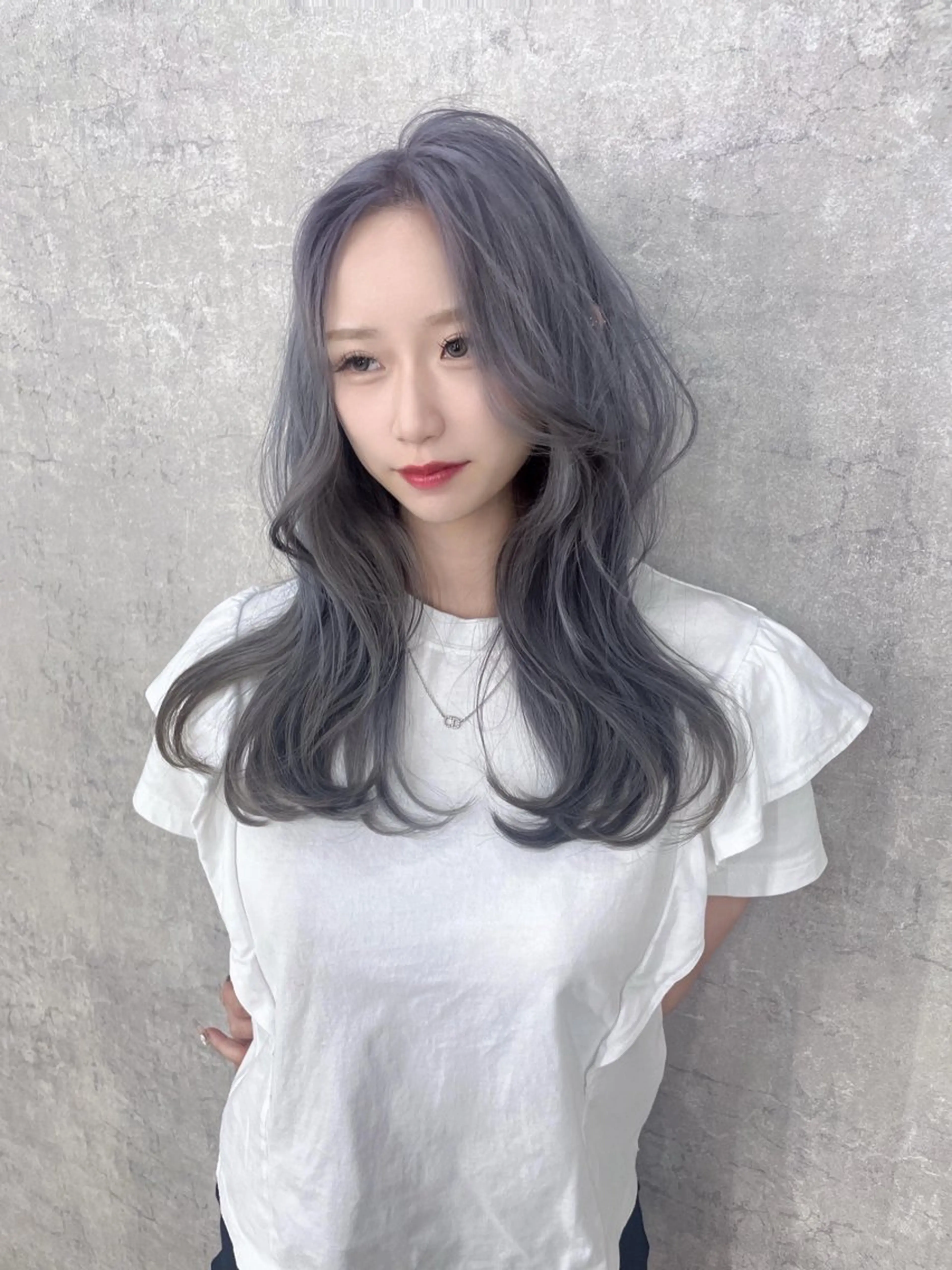 ロング カラー アッシュ 透明感カラー シルバー シルバーアッシュ ヘアカラー 佐藤 香太のヘアスタイル