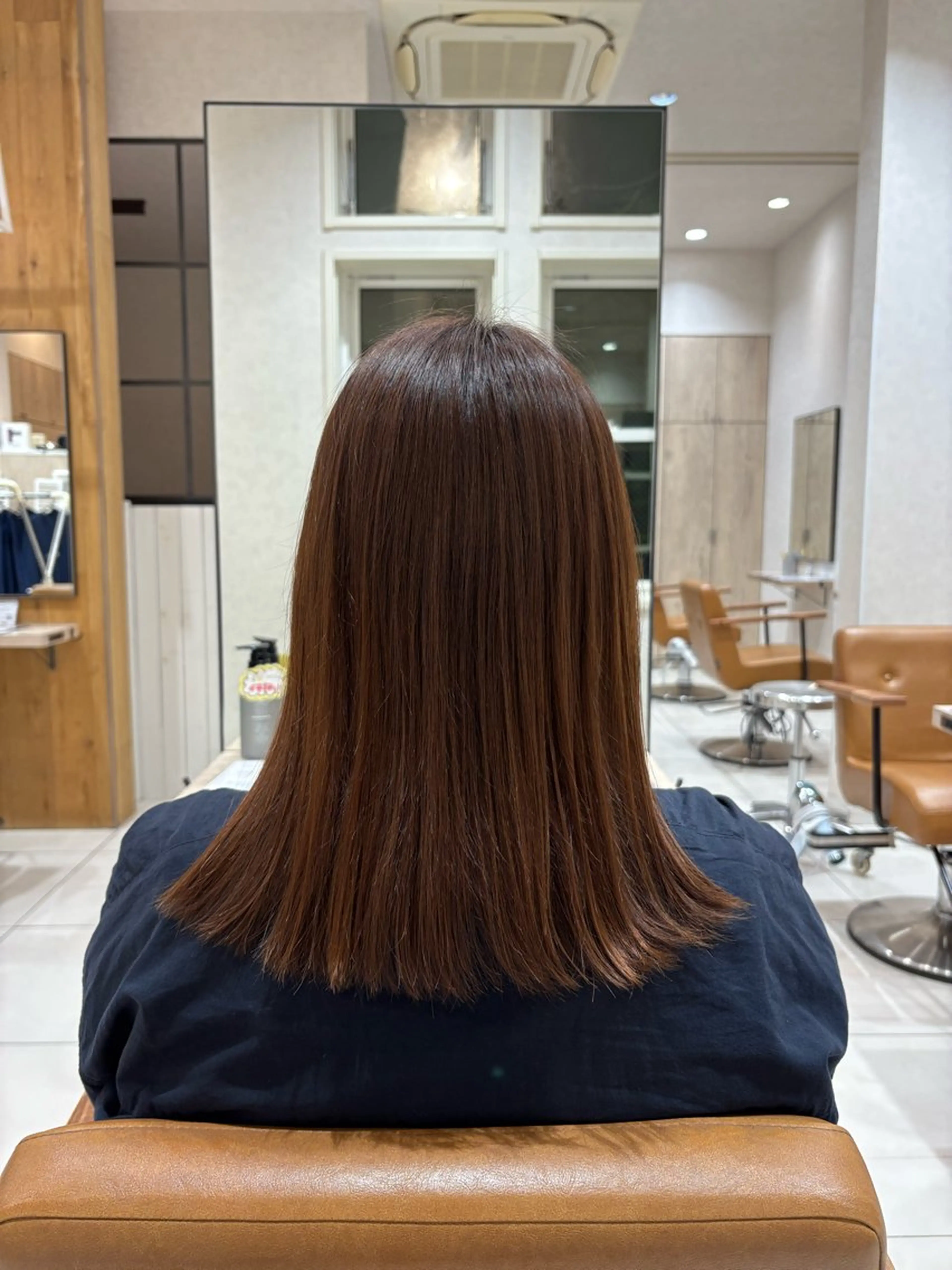 ミディアム パーマ ミディアムパーマ 伸ばしかけ ストレートパーマ カット トリートメント 透明感カラー🌿 ｍｏｅのヘアスタイル