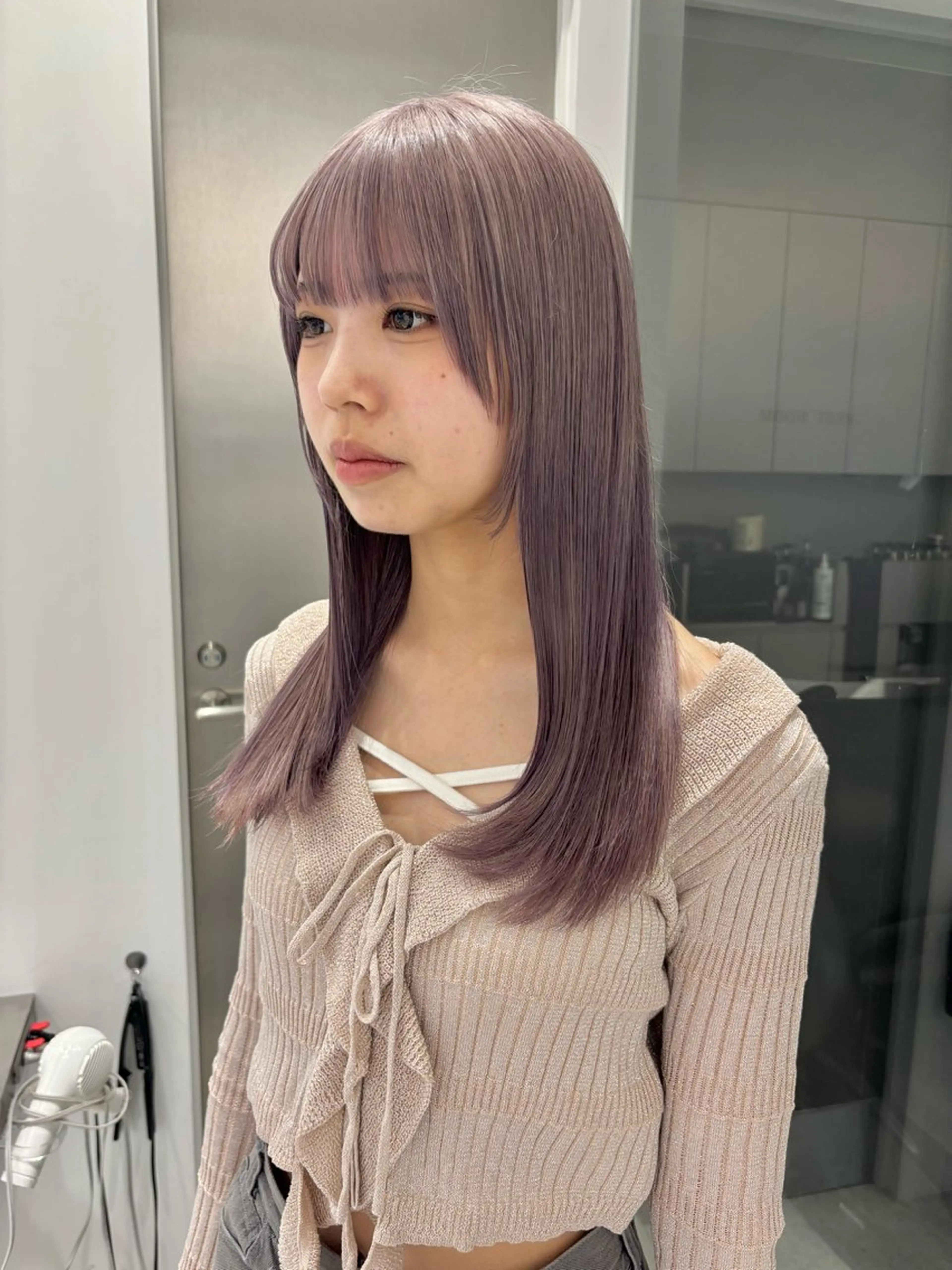 ロング カラー グレージュ ラベンダーカラー ラベンダーグレージュ ラベンダーグレー iLi 《イリ》のヘアスタイル