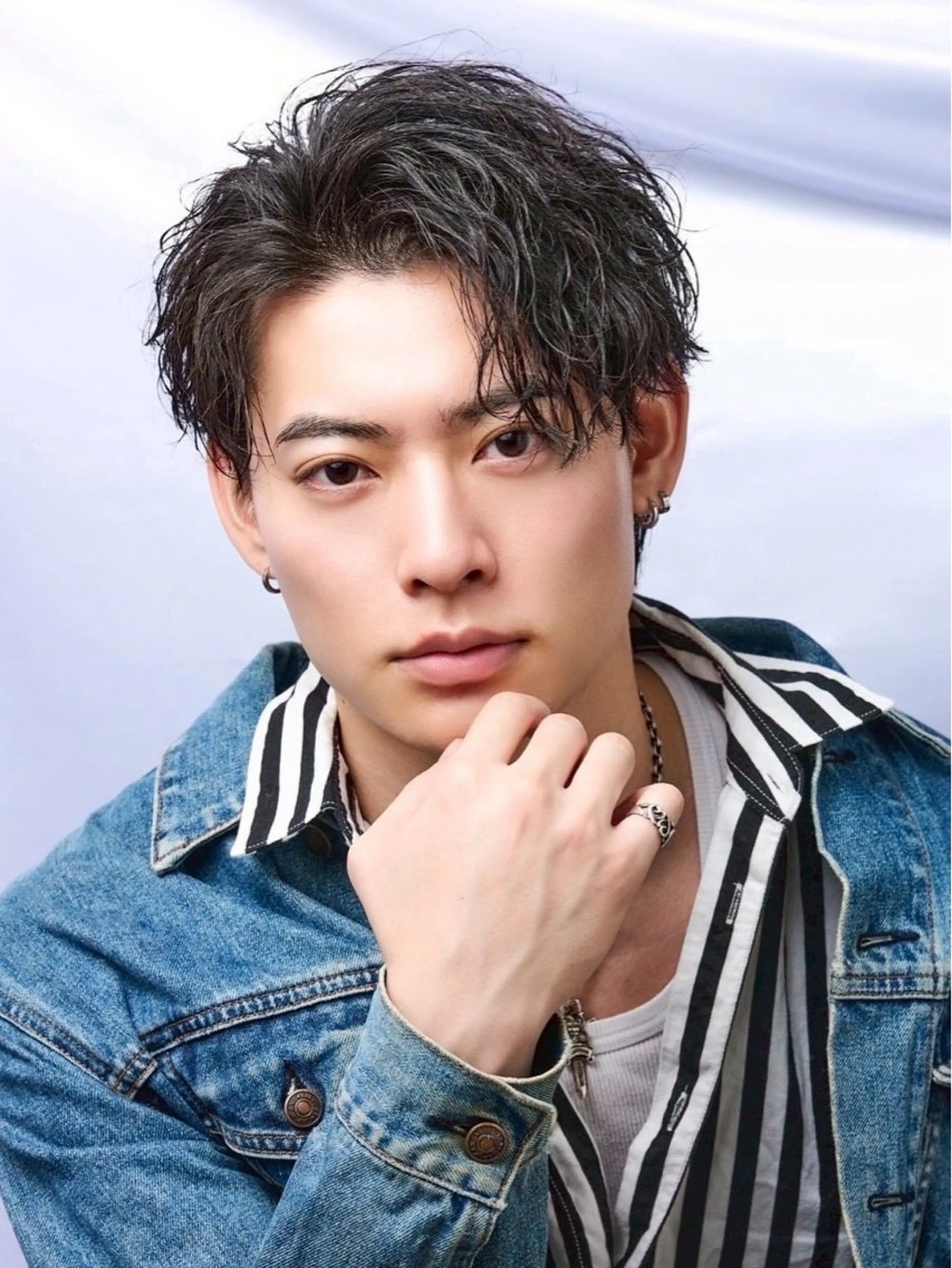 ショート パーマ メンズ メンズパーマ メンズツイストパーマ ツイストパーマ 松本 悠太郎のヘアスタイル