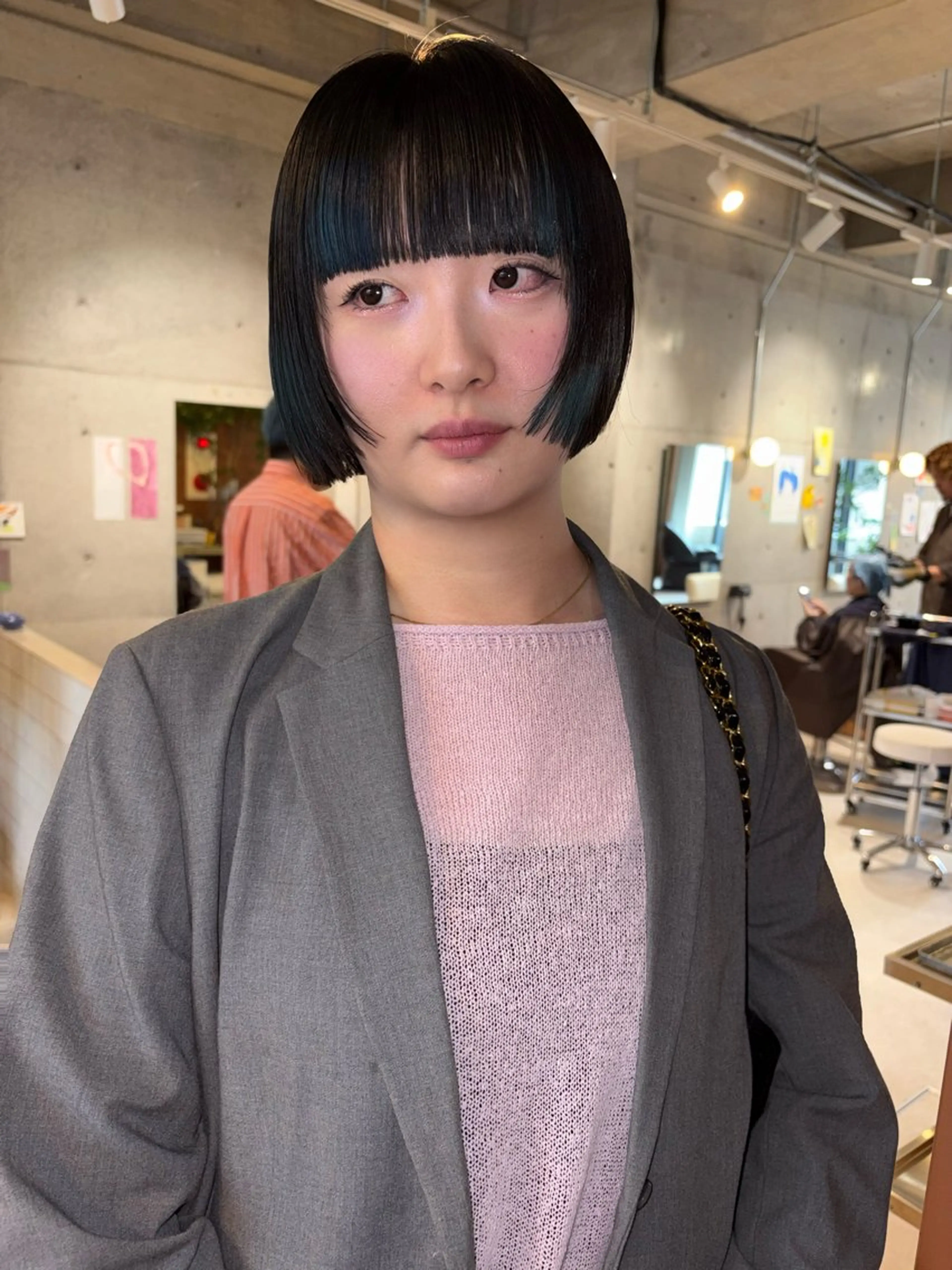 ショート ボブ カット ヘアカラー 薄暮 マツイ　レンのヘアスタイル