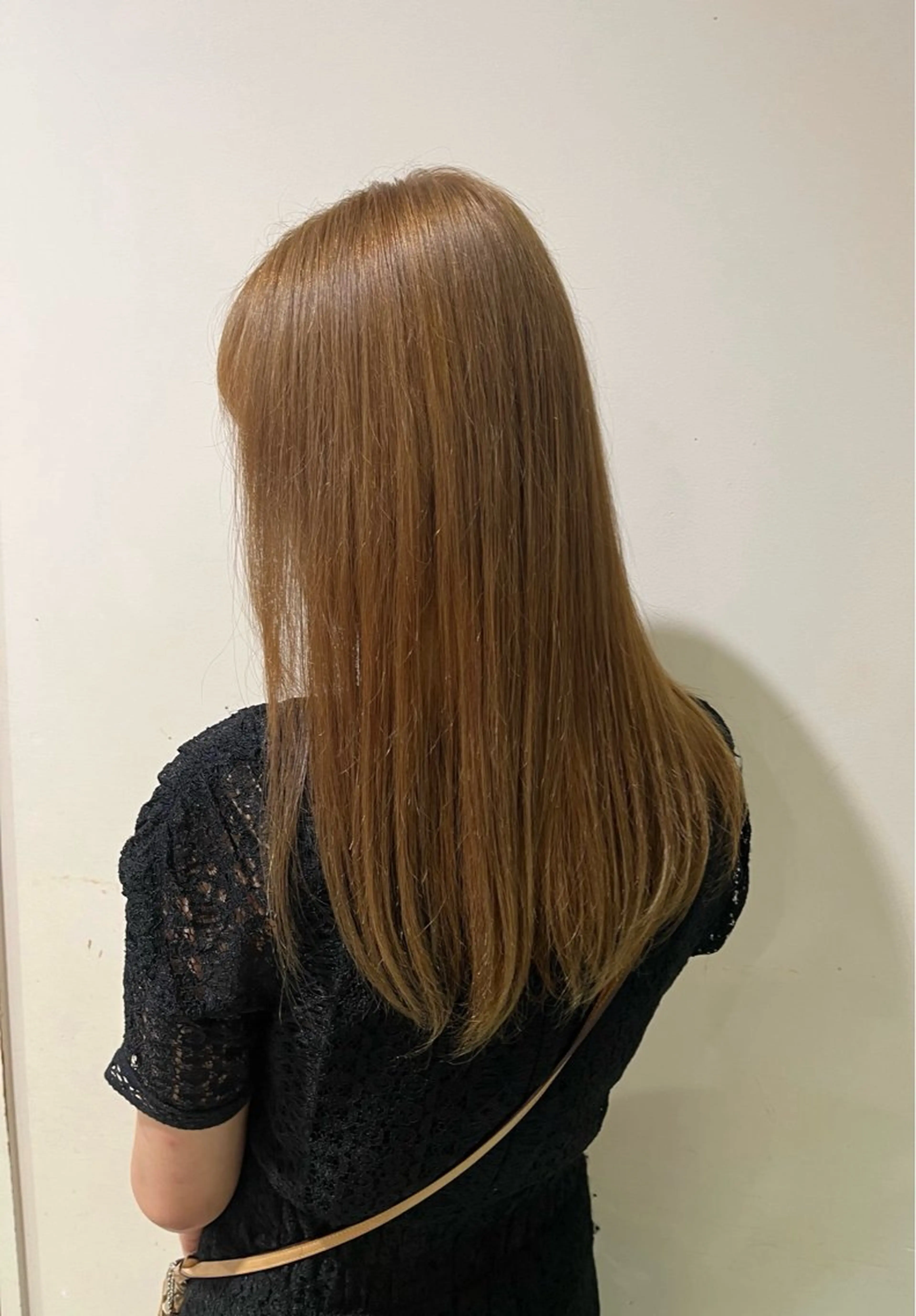 セミロング カラー ベージュカラー ブリーチ ダブルカラー エドルカラー インナーカラー 髪質改善/レイヤー/ ボブ/磯野史歩のヘアスタイル