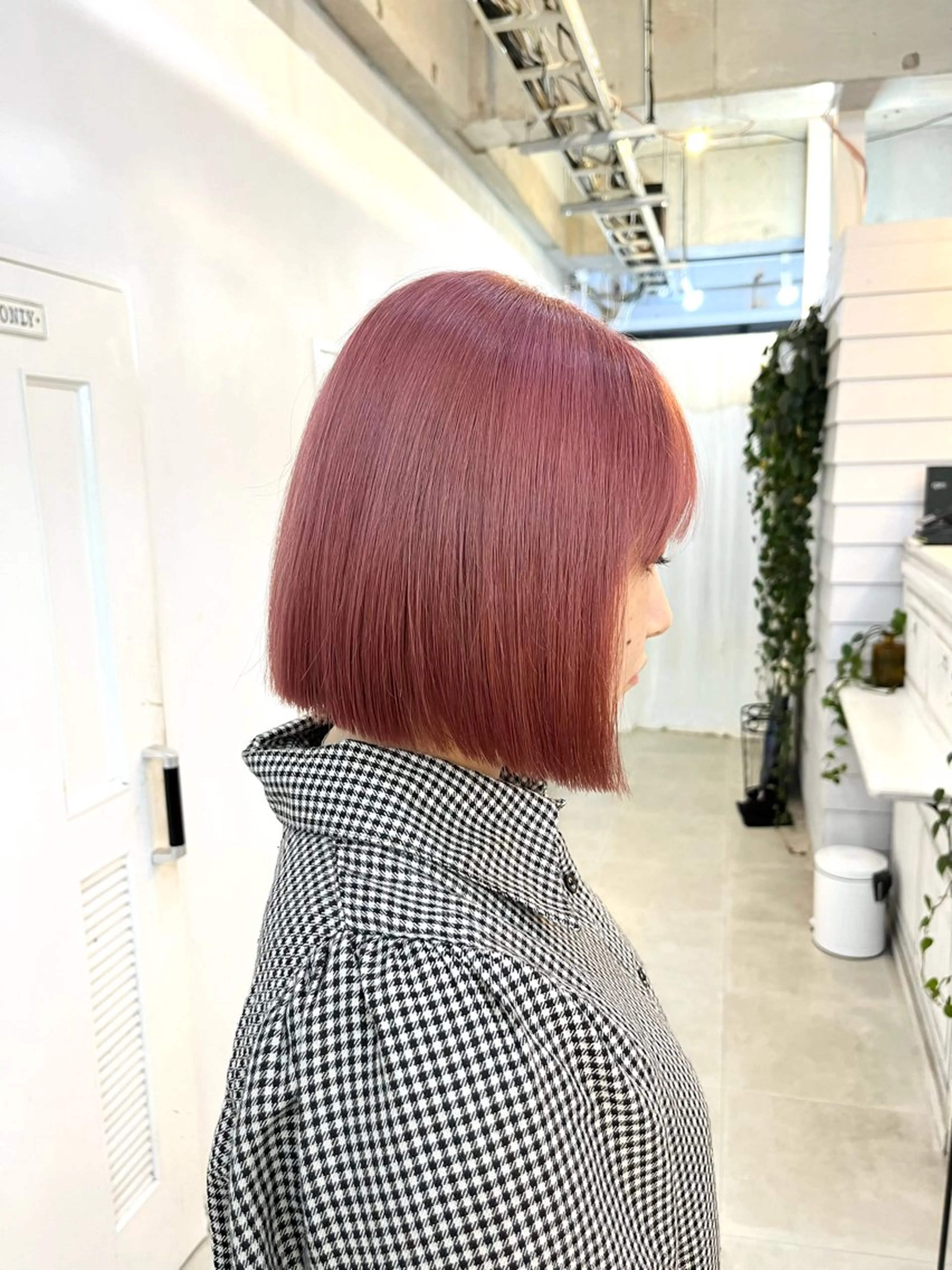 ショート カラー ハイトーンカラー ピンクカラー カット ヘアカラー トリートメント メンズパーマ ヘアカラー大成のヘアスタイル