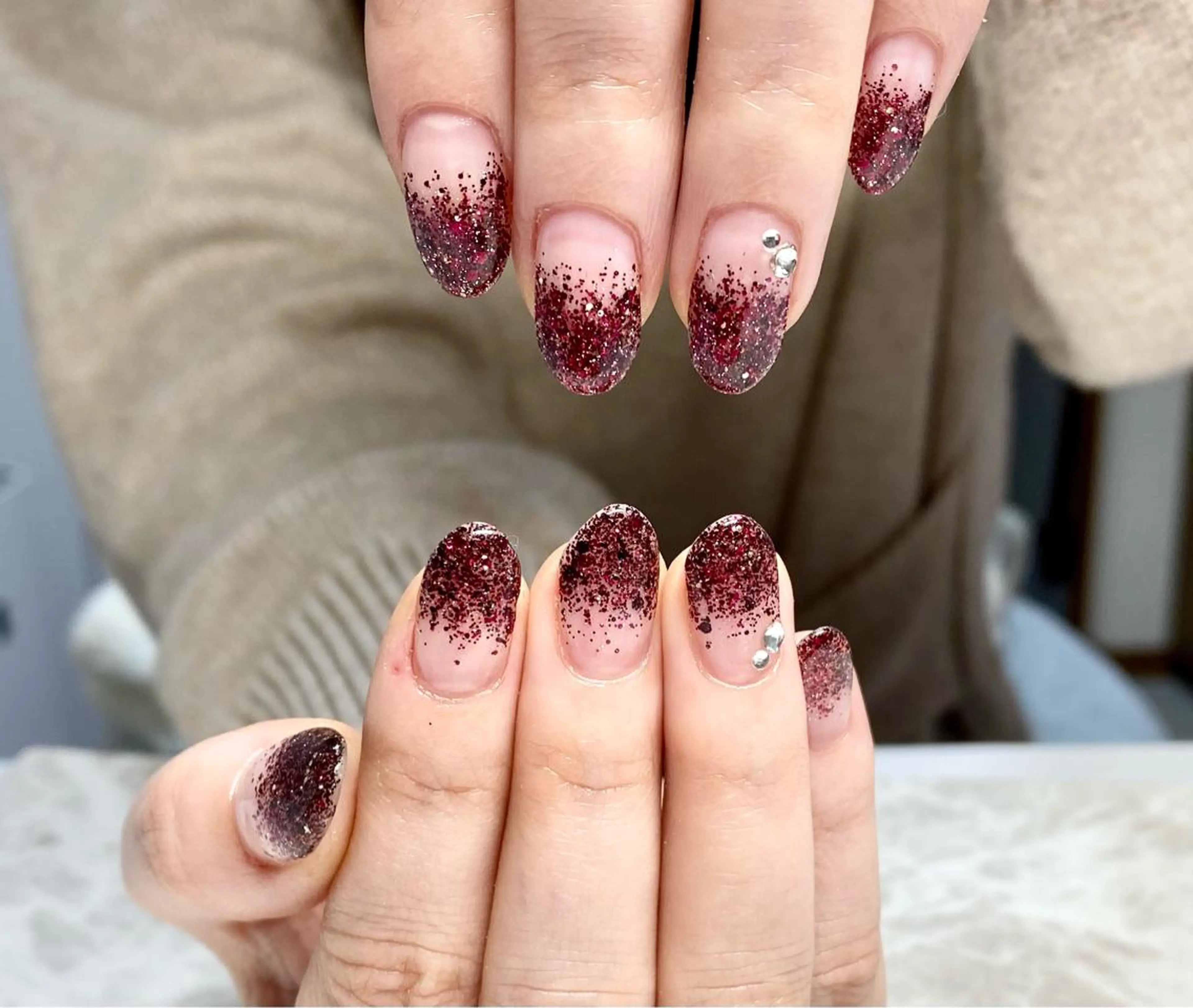 ネイル ストーンネイル ハンドネイル ゆぴねいる yupinailのネイルデザイン