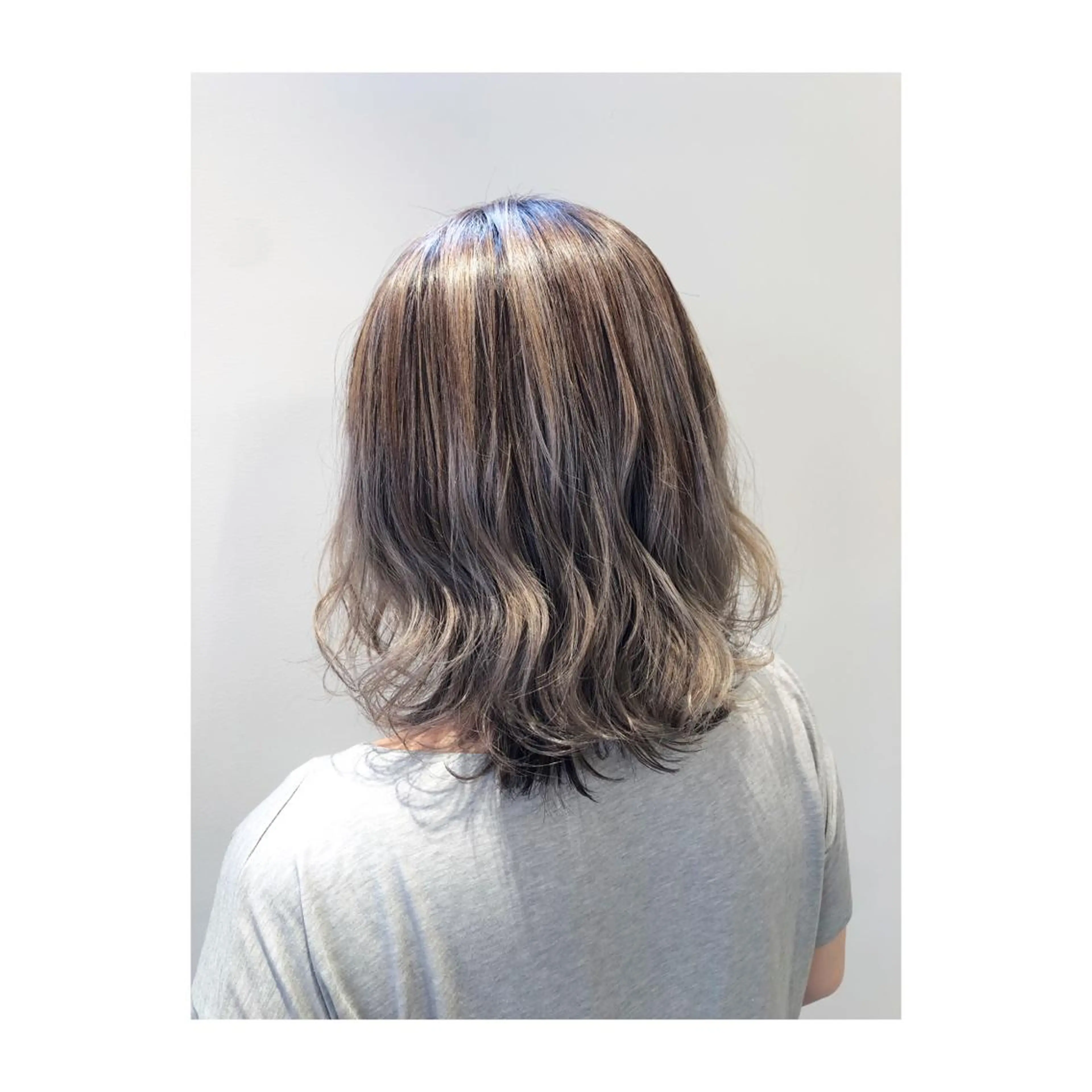 ミディアム カラー あらい なつみのヘアスタイル