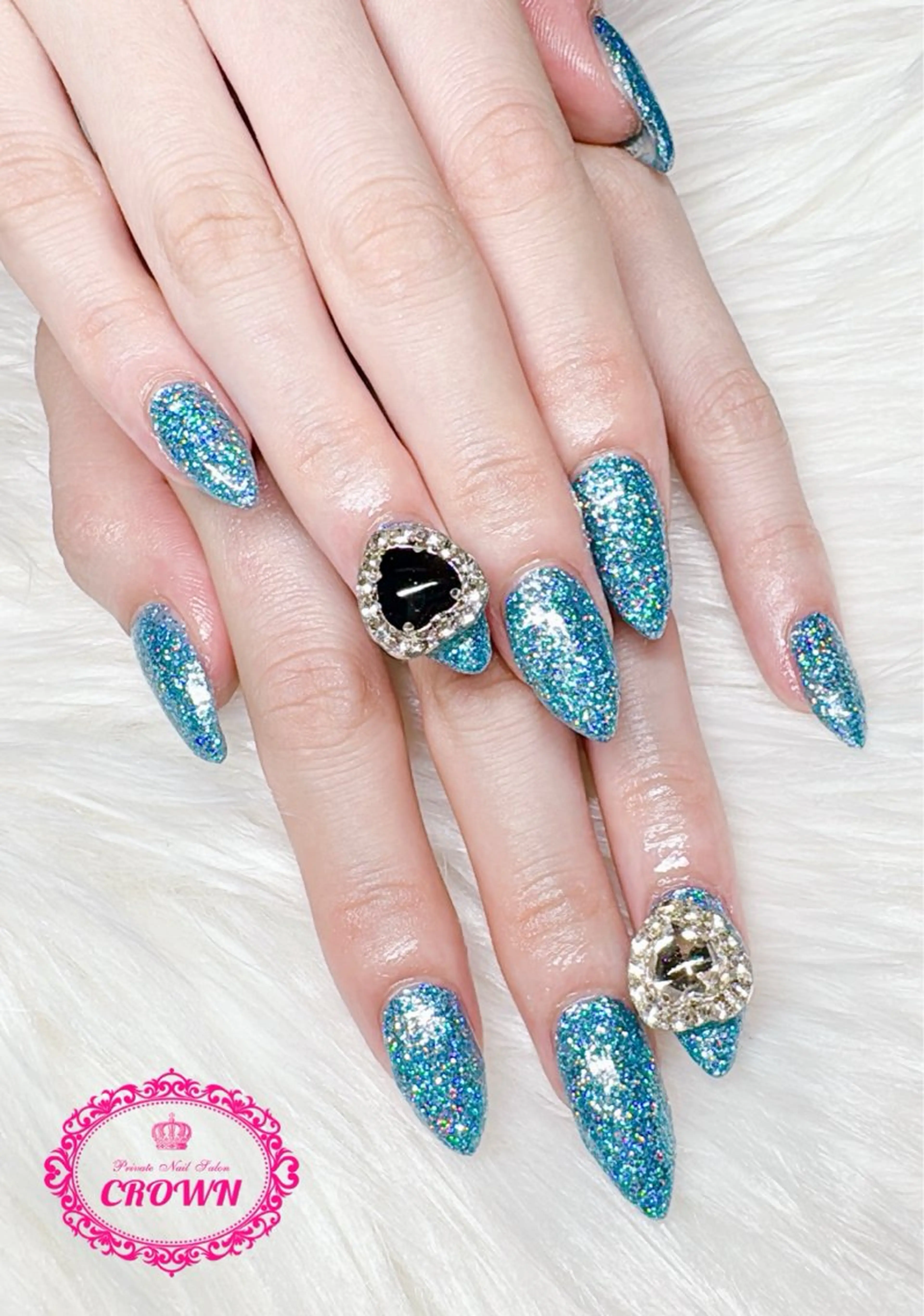 ネイル CROWN プライベートサロンのネイルデザイン