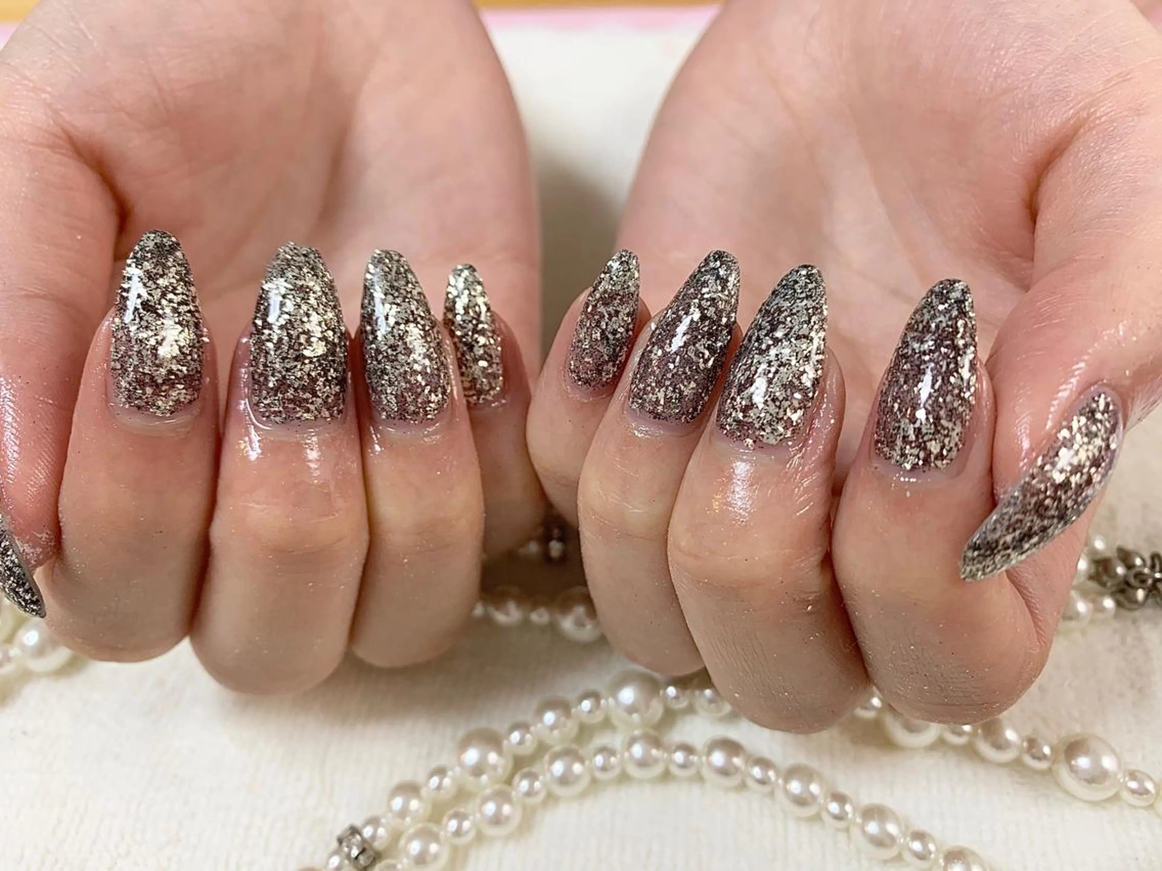 ネイル ラメ(グリッター) 手塚 里奈のネイルデザイン