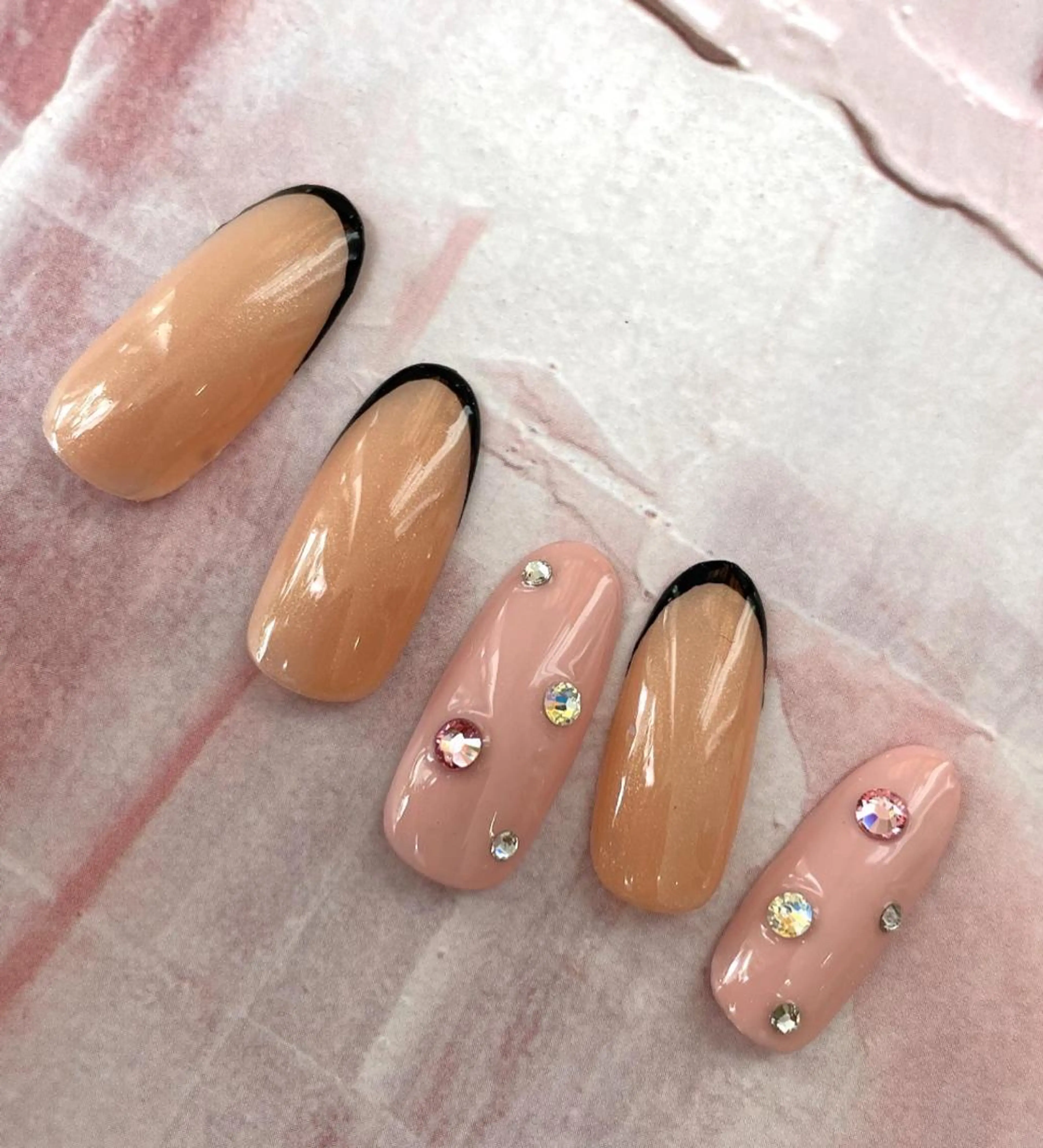 ネイル マツエク・マツパ まつげパーマ ボリュームラッシュ フレンチネイル ジェルネイル ニュアンスネイル ハンドネイル 髙橋 敦子のネイルデザイン