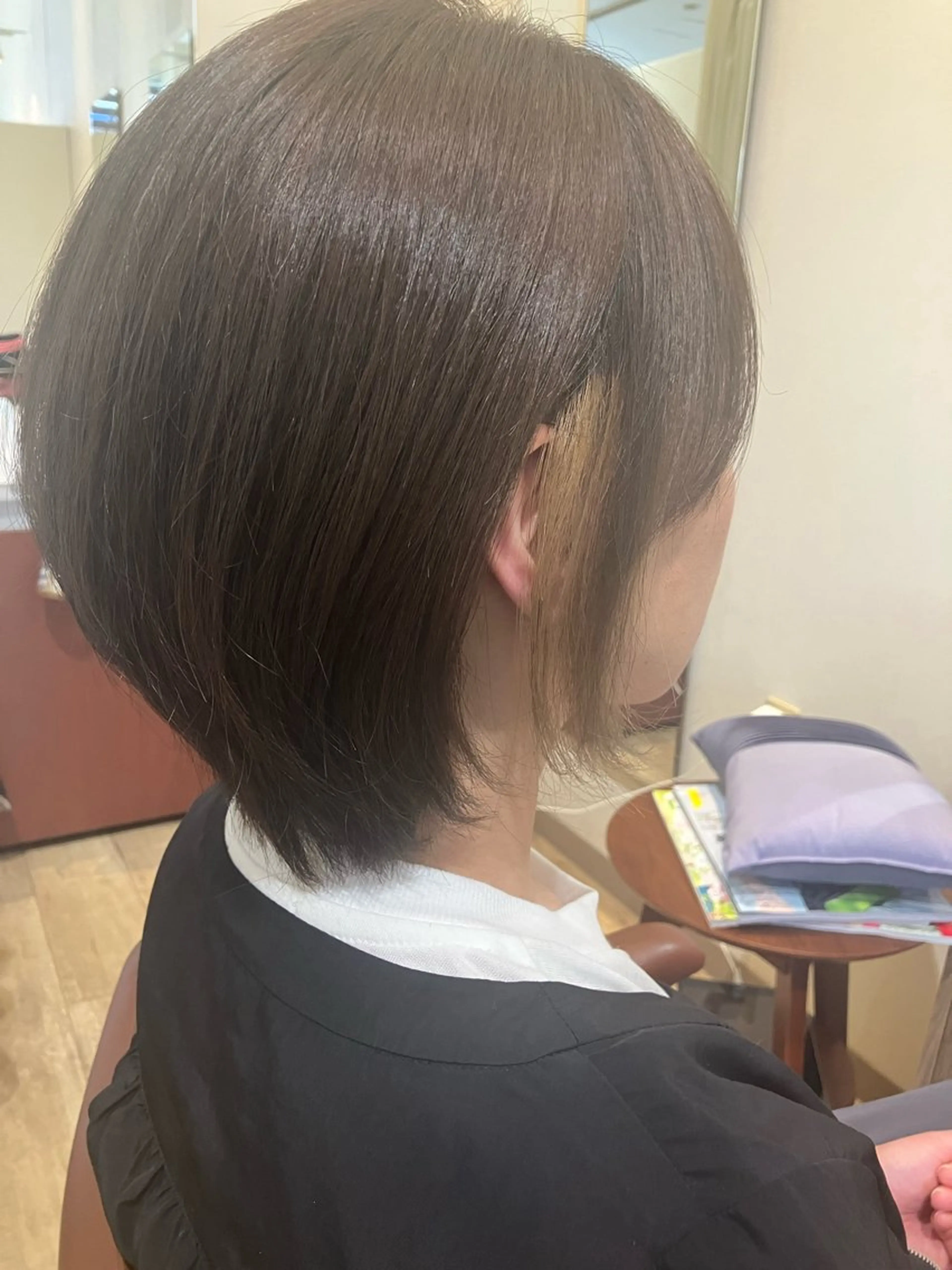 ショート カラー イヤリングカラー ショートヘア ウルフカット salon C ヤマダのヘアスタイル